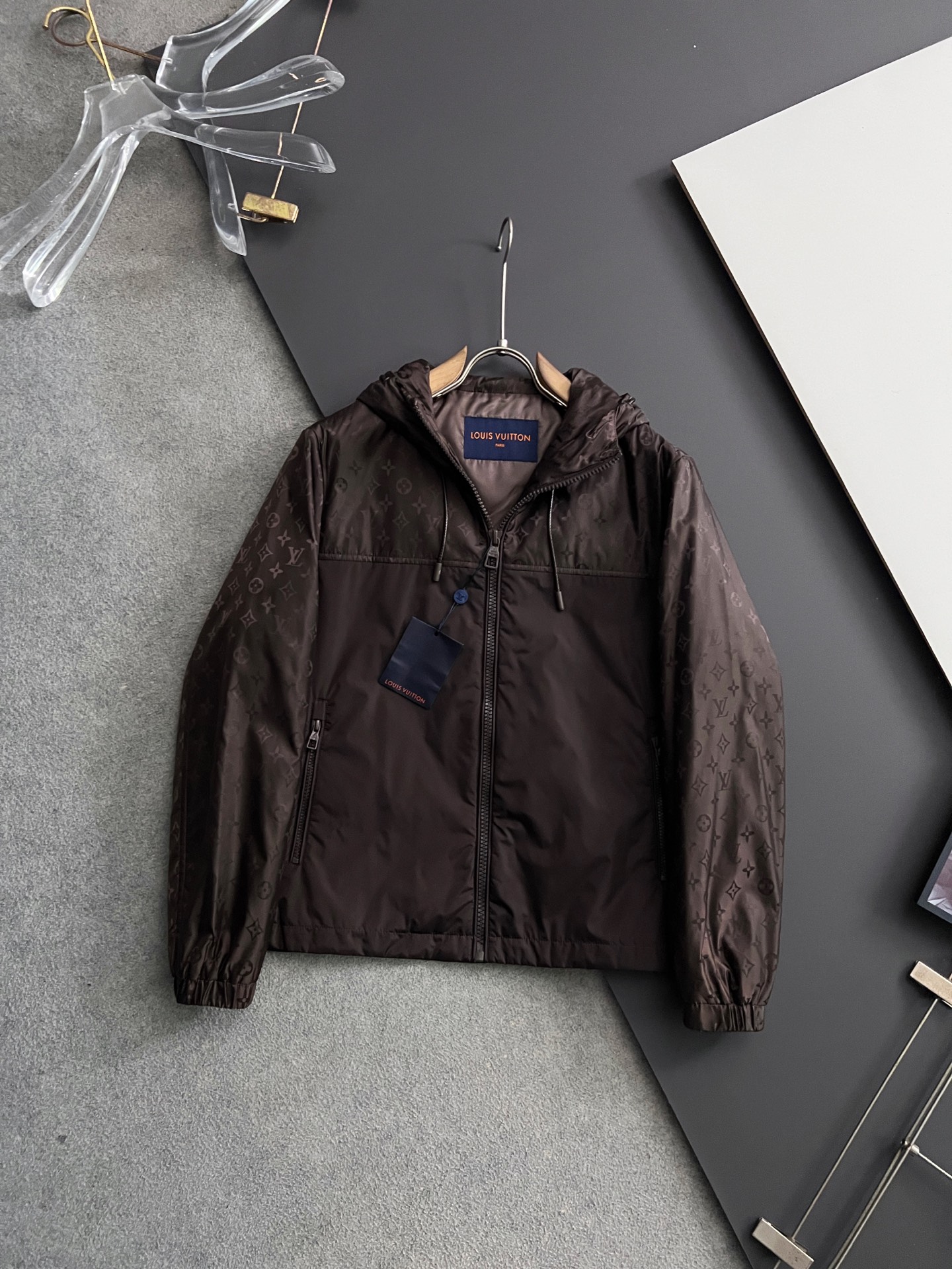 NO:514452,LV, 2025 autumn and winter new jacket jacket original 1:1 custom hardware accessories fully imported original custom welcome counter comparison of super soft super heavy industry fabric workmanship perfect attention to the super comfortable fabric exclusive non-market goods men and women same size 48-56, louis vuitton, jackets & coats, jackets & coats, alexander wang19860909LV、2025秋冬新款夹克外套原版1:1订制五金配件全进口原版定制欢迎专柜对比超柔软超级重工面料做工杠杠的版型完美注意面料超舒服独家款非市场货男女同款尺码48-56,,louis vuitton,jackets & coats,jackets & coats,alexander wang,Men's clothing