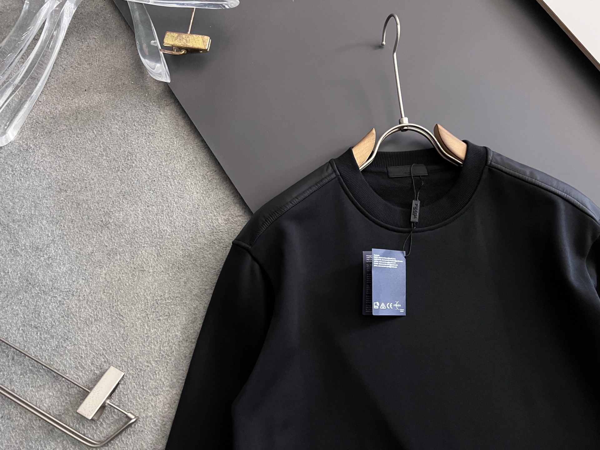 ）Prad、2025Ss秋冬新款卫衣，精美工艺圆领款，特制纯棉400克面料升级水洗大毛圈、柔软贴身科技面