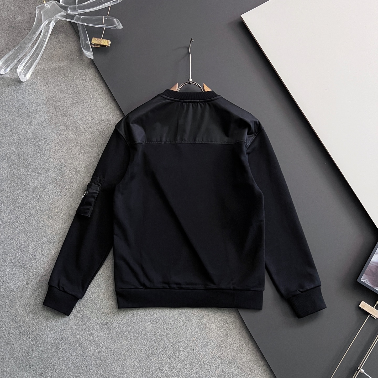 ）Prad、2025Ss秋冬新款卫衣，精美工艺圆领款，特制纯棉400克面料升级水洗大毛圈、柔软贴身科技面