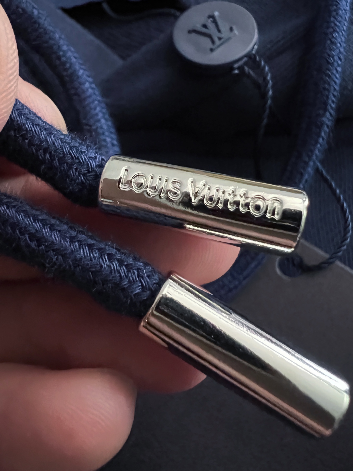 ）1V*｜高端定制420克纯棉卫衣下摆加长款（穿上去还不臃肿）  不缩水，无尘，黑色洗后不泛白，。 最新