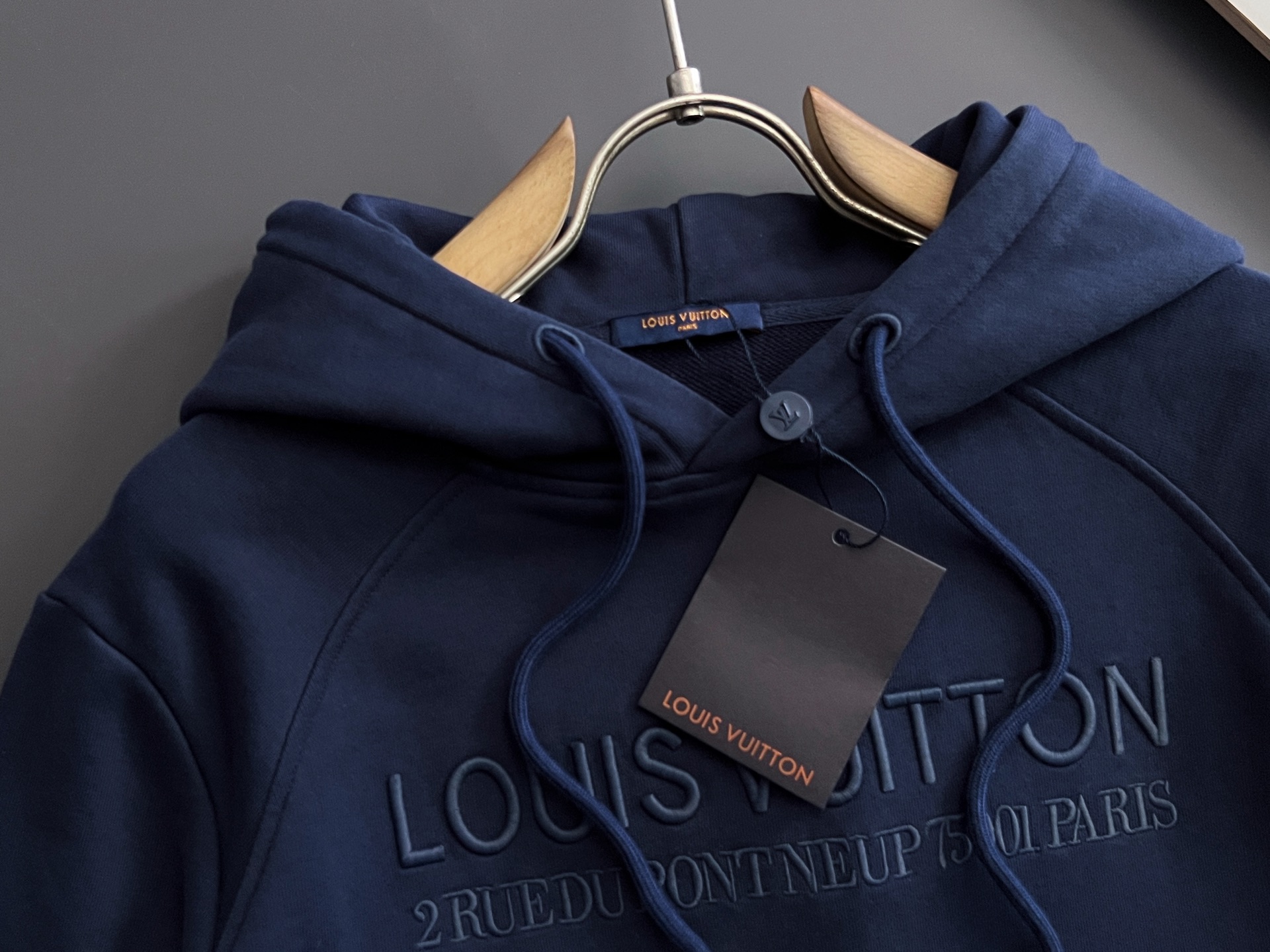 ）1V*｜高端定制420克纯棉卫衣下摆加长款（穿上去还不臃肿）  不缩水，无尘，黑色洗后不泛白，。 最新