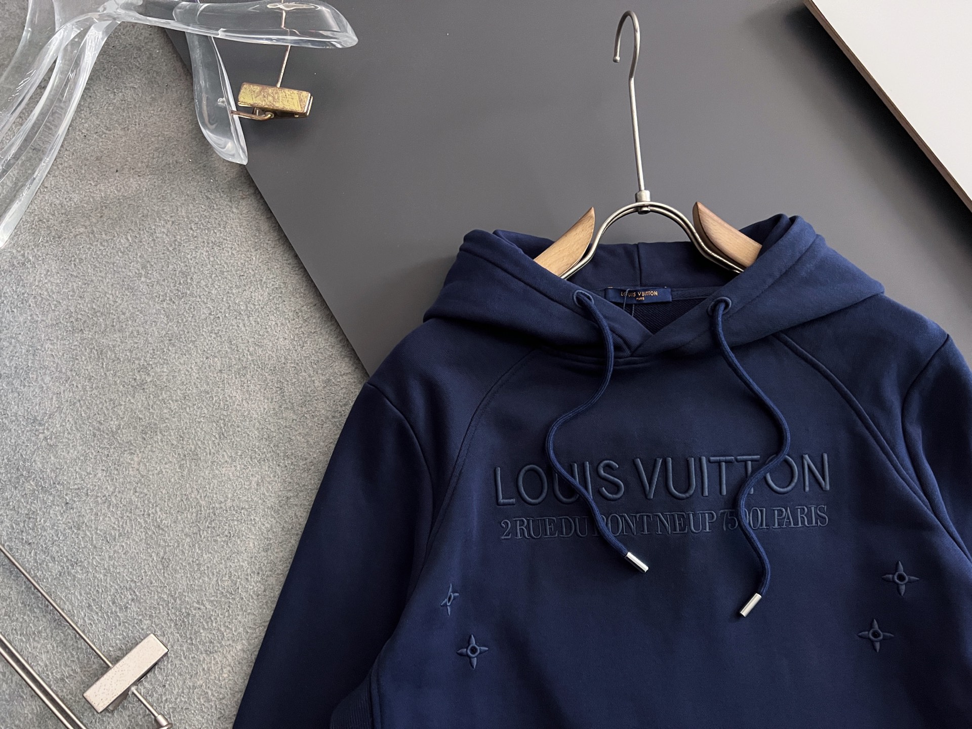 ）1V*｜高端定制420克纯棉卫衣下摆加长款（穿上去还不臃肿）  不缩水，无尘，黑色洗后不泛白，。 最新