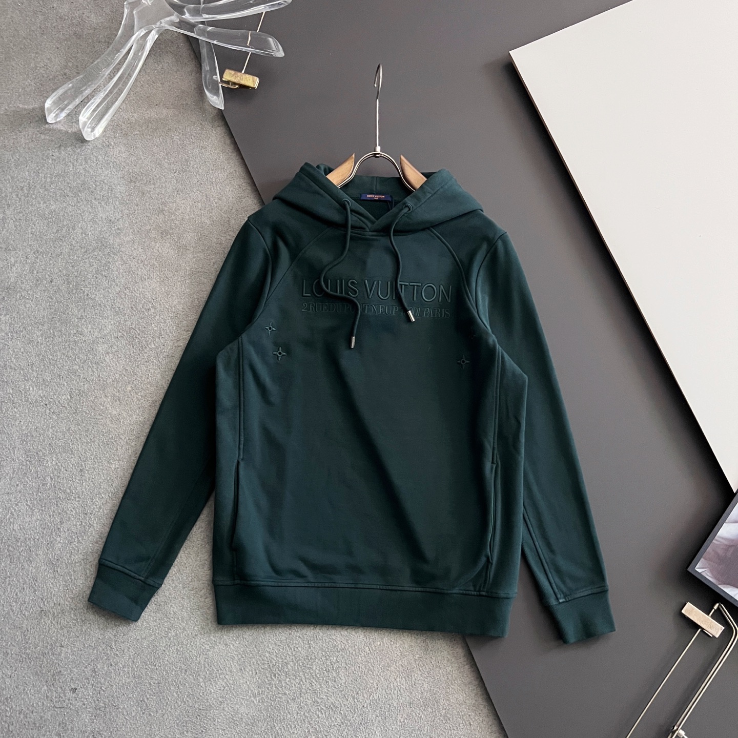 ）1V*｜高端定制420克纯棉卫衣下摆加长款（穿上去还不臃肿）  不缩水，无尘，黑色洗后不泛白，。 最新