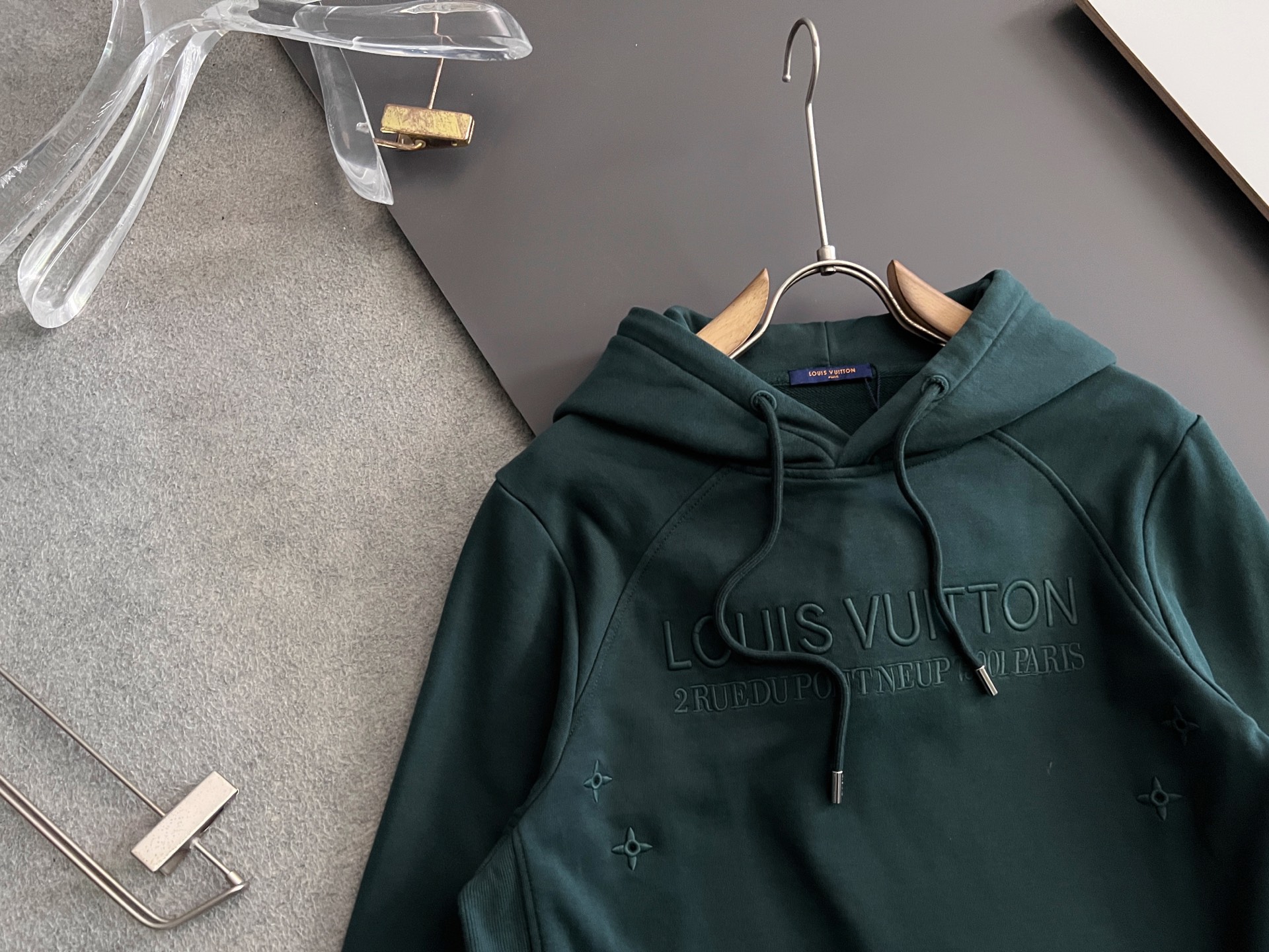 ）1V*｜高端定制420克纯棉卫衣下摆加长款（穿上去还不臃肿）  不缩水，无尘，黑色洗后不泛白，。 最新