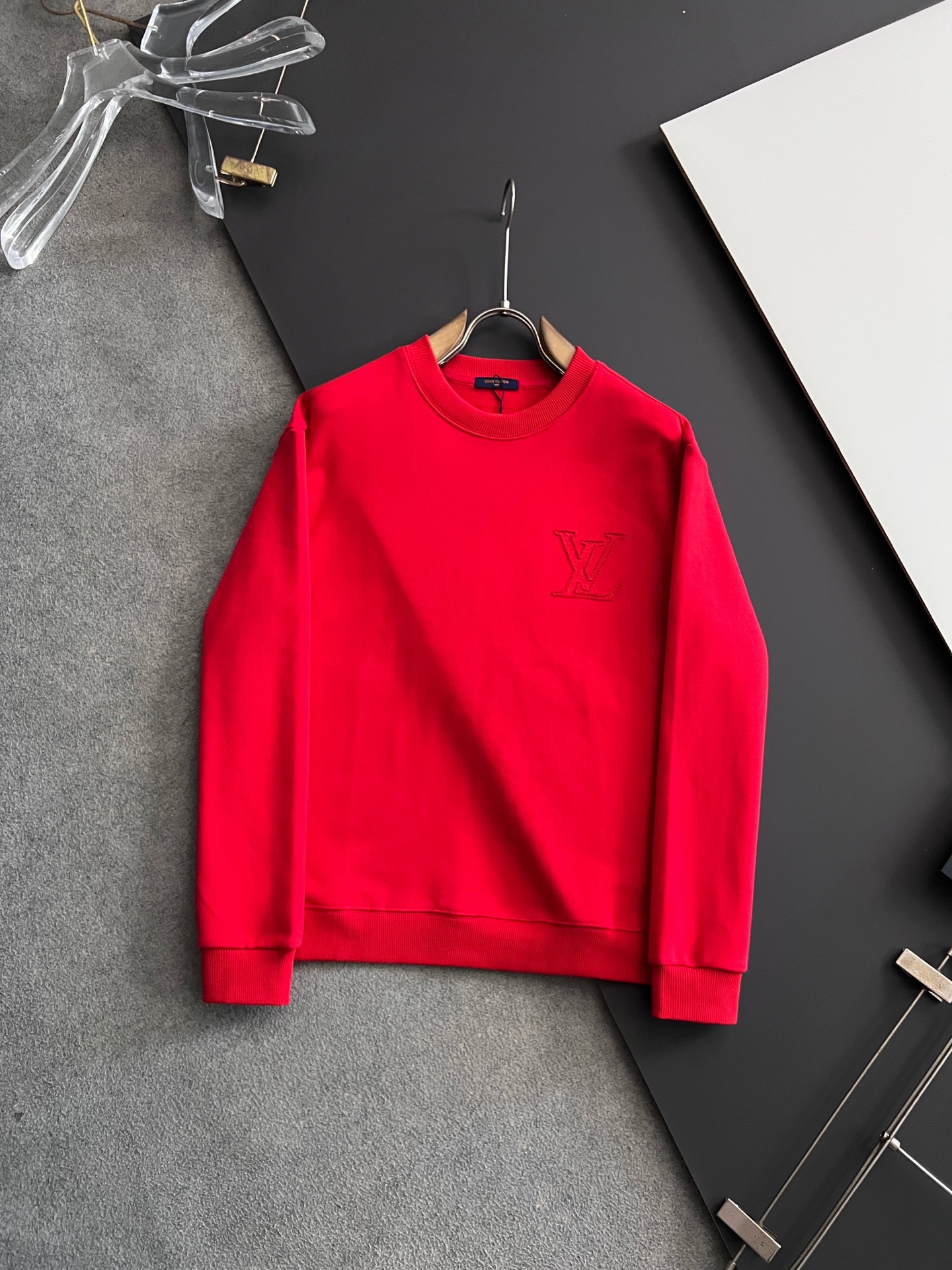 NO:513534,) 1V, 2025Ss autumn and winter new sweatshirt, exquisite craftsmanship round neck style, special pure cotton 400g fabric upgraded washing large terry loops, soft and close-fitting technology fabric, customized original thread, extremely high grade, exquisite craftsmanship, superb upper body, size S- XL,,hoodie, sweatshirts, alexander wang19860909）1V、2025Ss秋冬新款卫衣,精美工艺圆领款,特制纯棉400克面料升级水洗大毛圈、柔软贴身科技面料,定制原版螺纹,档次极高,工艺精湛,上身帅到爆,尺码S- XL,,hoodie,sweatshirts,alexander wang,Men's clothing