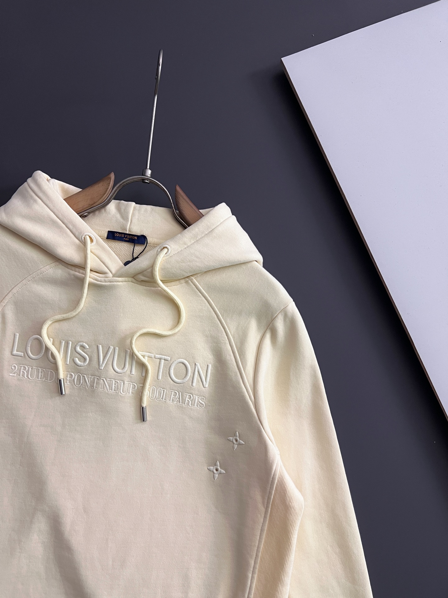 ）1V*｜高端定制420克纯棉卫衣下摆加长款（穿上去还不臃肿）  不缩水，无尘，黑色洗后不泛白，。 最新