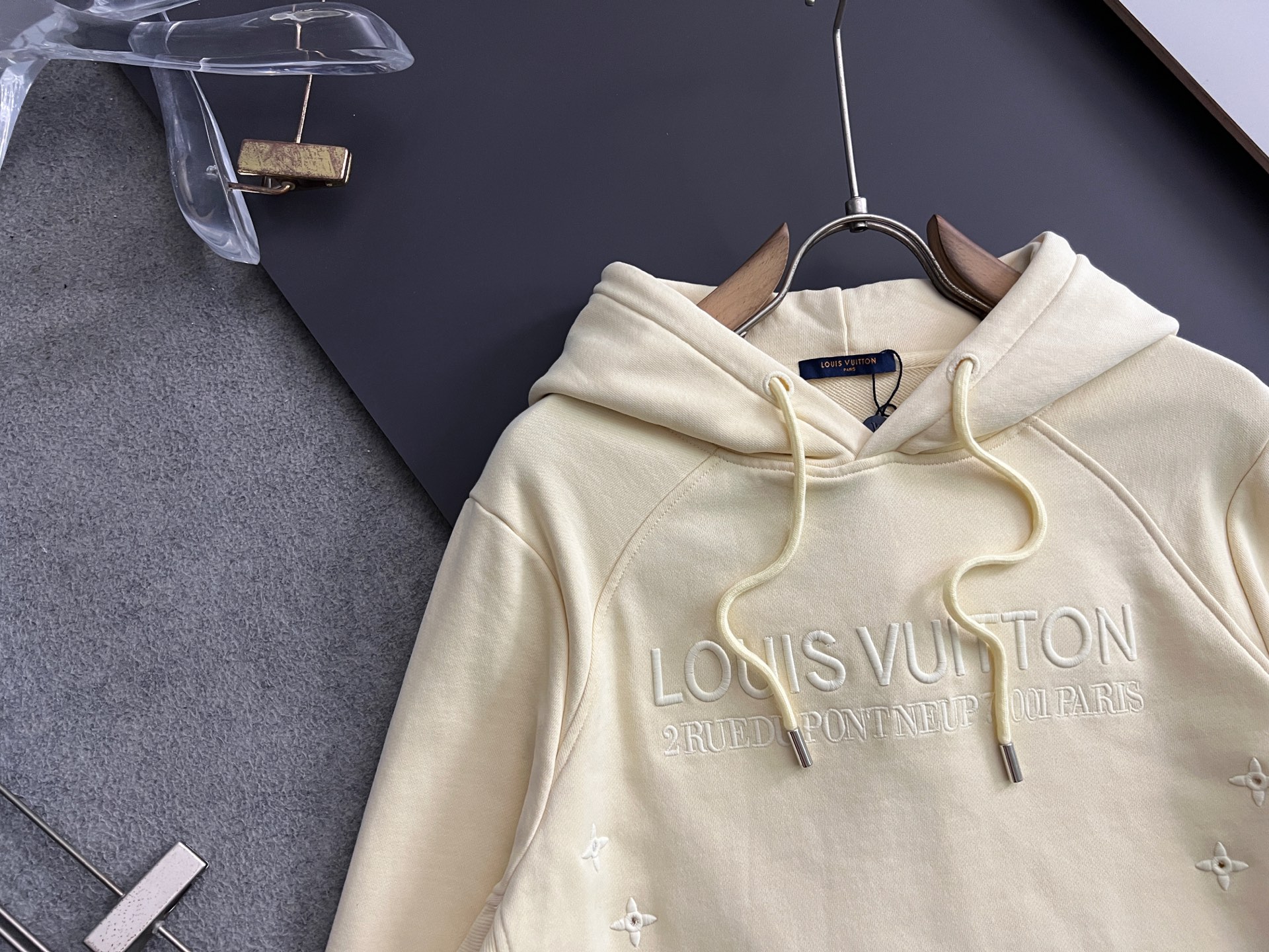 ）1V*｜高端定制420克纯棉卫衣下摆加长款（穿上去还不臃肿）  不缩水，无尘，黑色洗后不泛白，。 最新