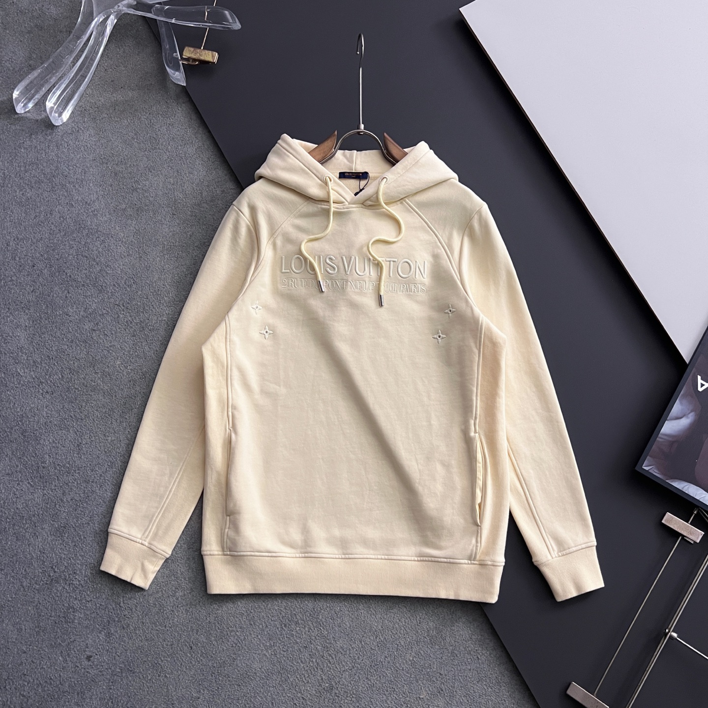 ）1V*｜高端定制420克纯棉卫衣下摆加长款（穿上去还不臃肿）  不缩水，无尘，黑色洗后不泛白，。 最新