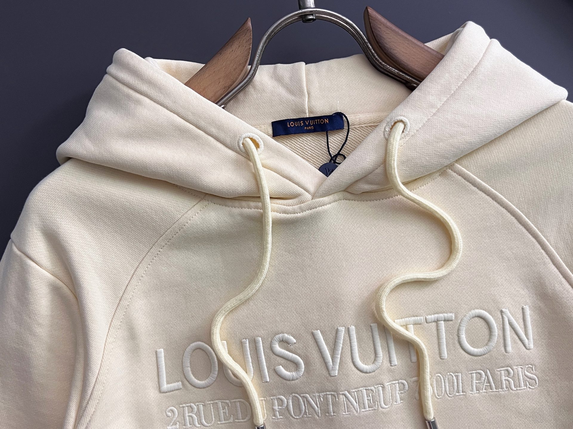 ）1V*｜高端定制420克纯棉卫衣下摆加长款（穿上去还不臃肿）  不缩水，无尘，黑色洗后不泛白，。 最新