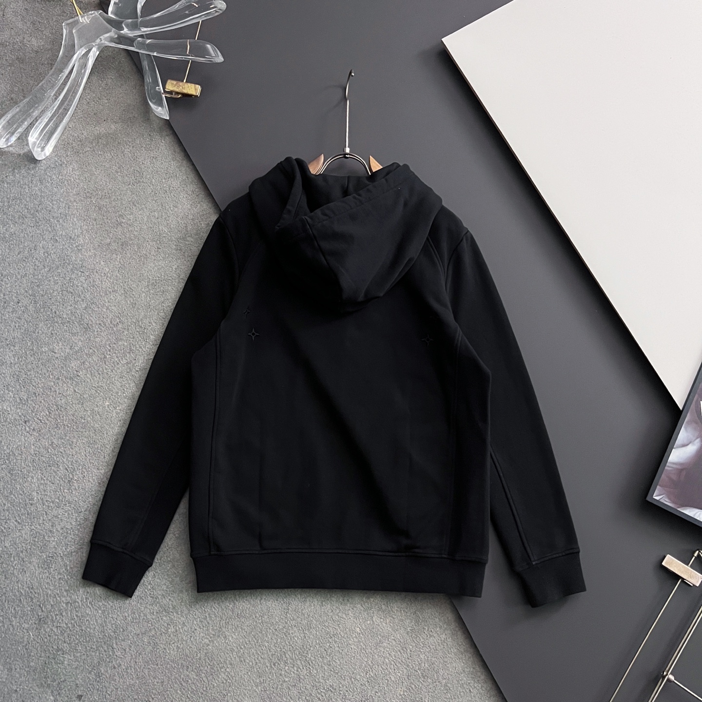 ）1V*｜高端定制420克纯棉卫衣下摆加长款（穿上去还不臃肿）  不缩水，无尘，黑色洗后不泛白，。 最新