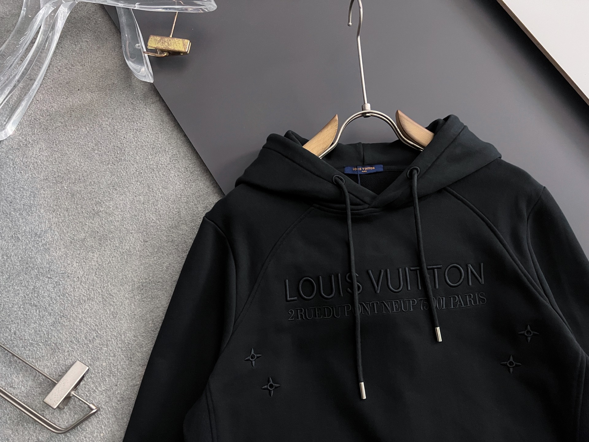 ）1V*｜高端定制420克纯棉卫衣下摆加长款（穿上去还不臃肿）  不缩水，无尘，黑色洗后不泛白，。 最新