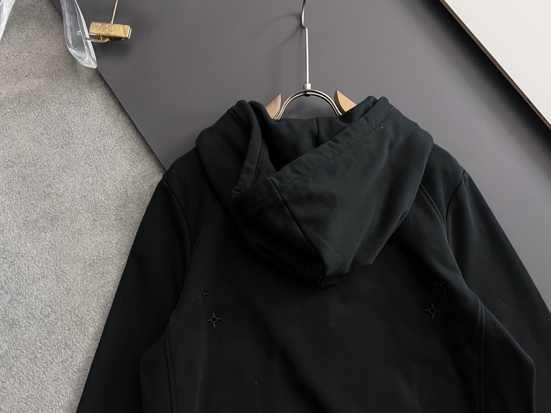 ）1V*｜高端定制420克纯棉卫衣下摆加长款（穿上去还不臃肿）  不缩水，无尘，黑色洗后不泛白，。 最新