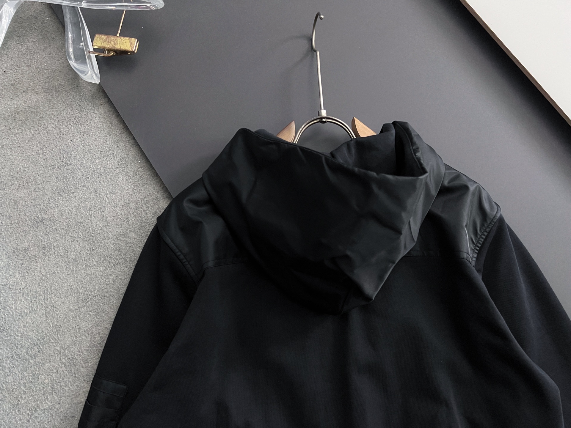 ）Prad、2025Ss秋冬新款卫衣，精美工艺圆领款，特制纯棉400克面料升级水洗大毛圈、柔软贴身科技面