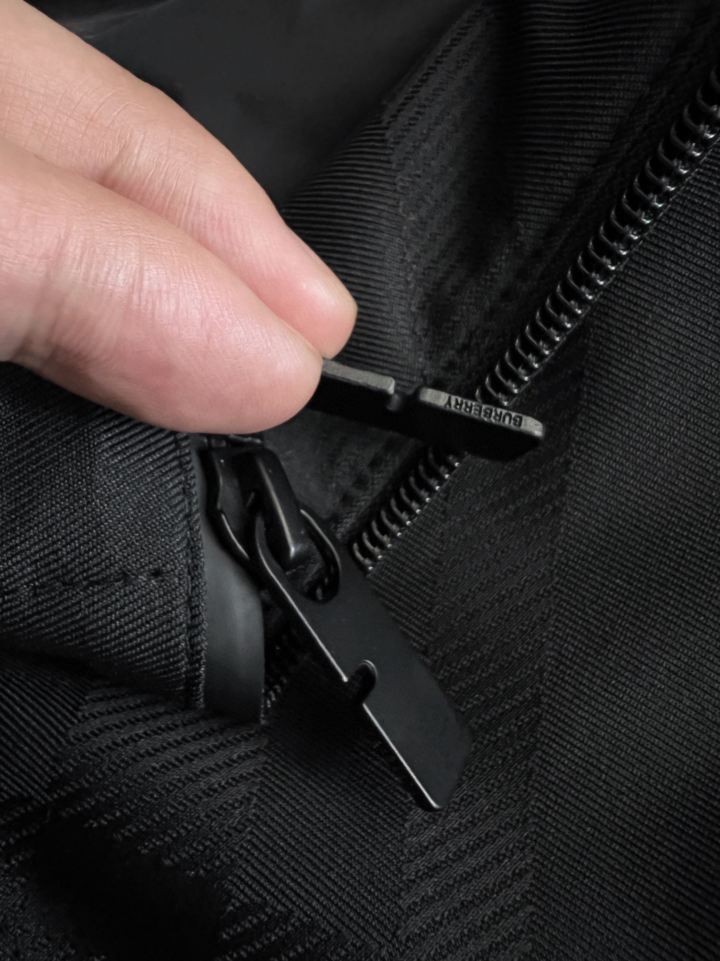 ）Bur、2025ss秋冬新款发布❤️翻领立领夹克外套，穿上就是舒适自在又显瘦的存在，慵懒而随性，结合干