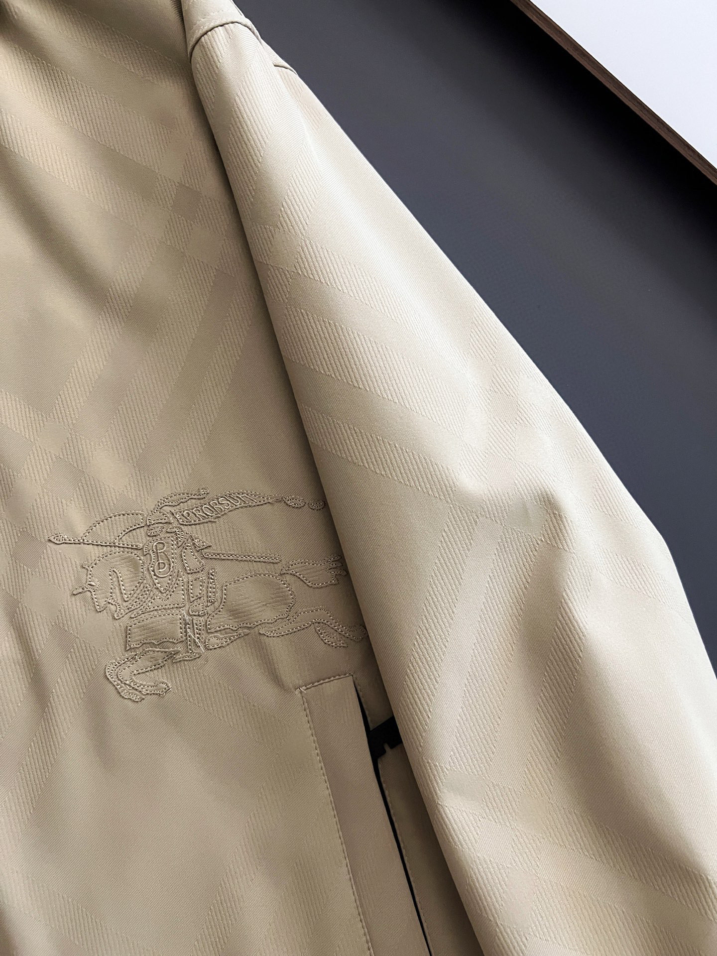 ）Bur、2025ss秋冬新款发布❤️翻领立领夹克外套，穿上就是舒适自在又显瘦的存在，慵懒而随性，结合干