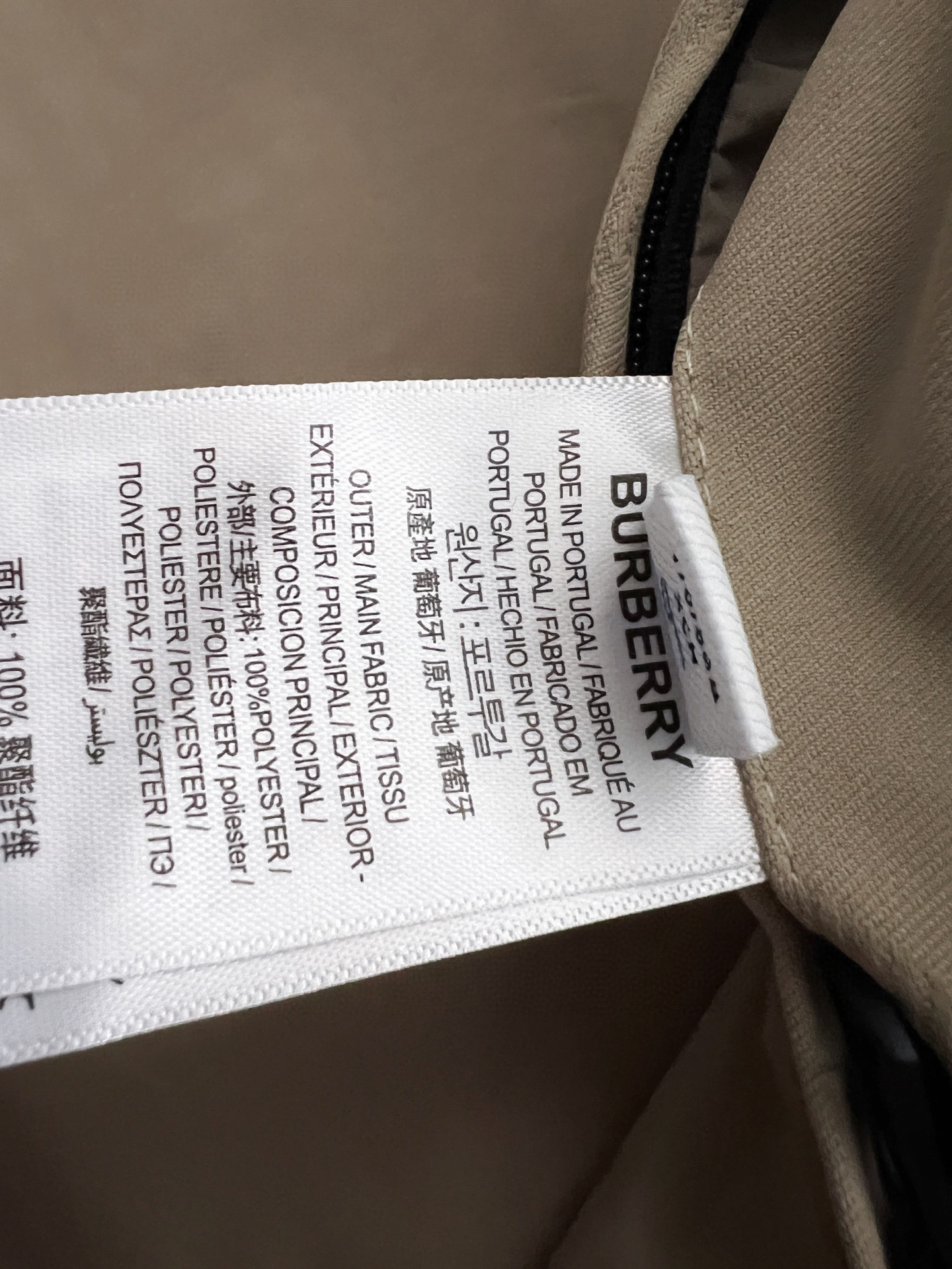 ）Bur、2025ss秋冬新款发布❤️翻领立领夹克外套，穿上就是舒适自在又显瘦的存在，慵懒而随性，结合干