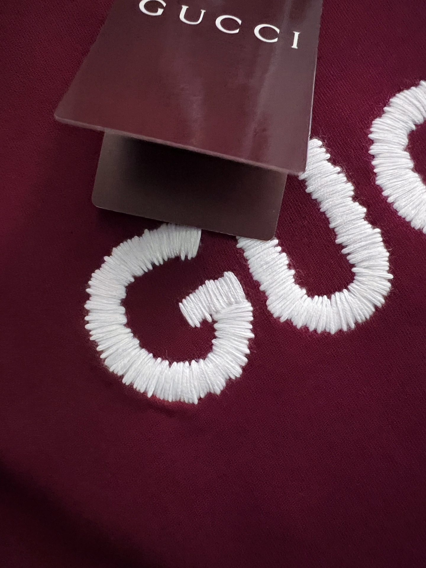 ）Gucc、2025Ss秋冬新款卫衣，精美工艺圆领款，特制纯棉400克面料升级水洗大毛圈、柔软贴身科技面