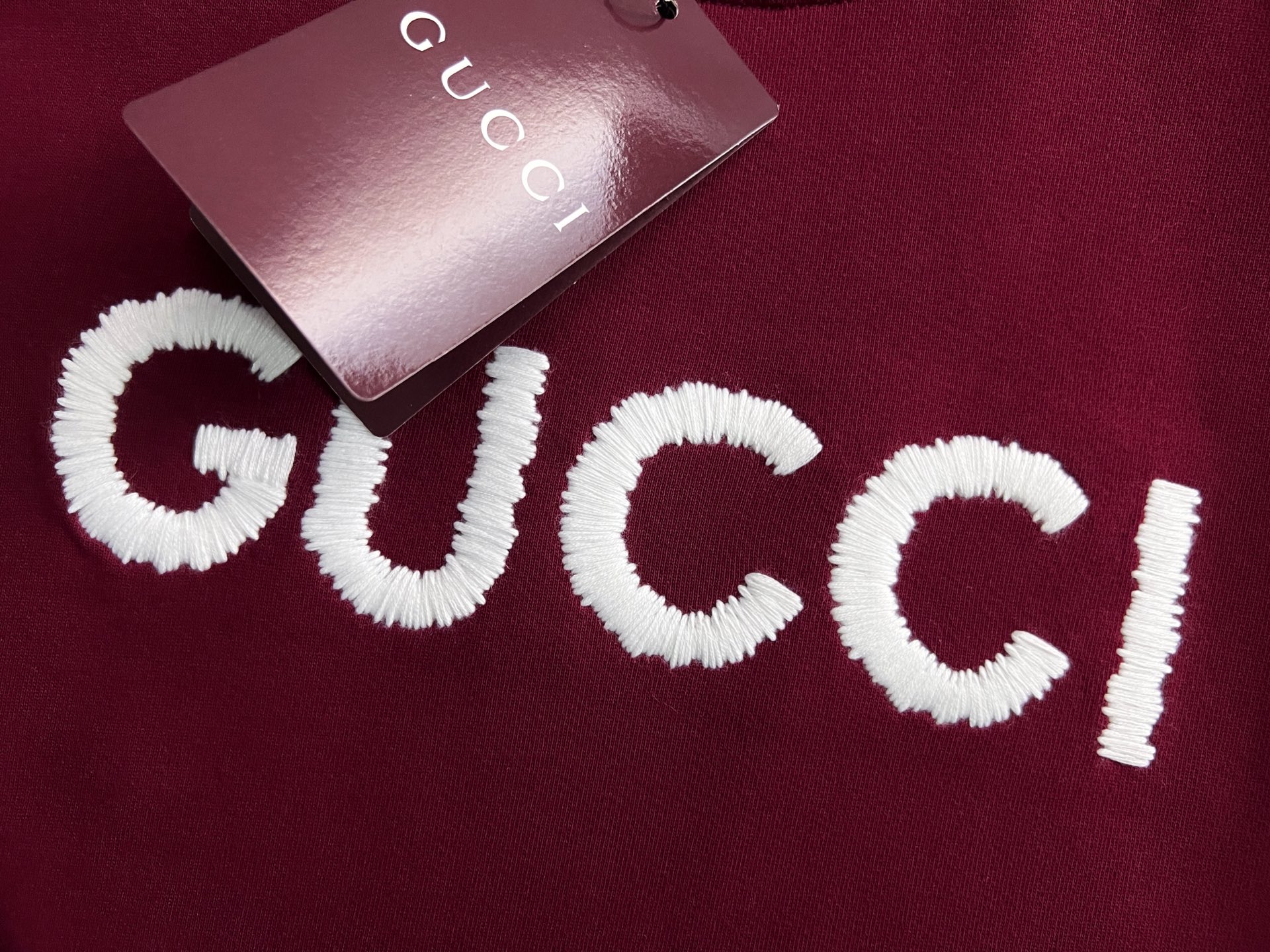 ）Gucc、2025Ss秋冬新款卫衣，精美工艺圆领款，特制纯棉400克面料升级水洗大毛圈、柔软贴身科技面