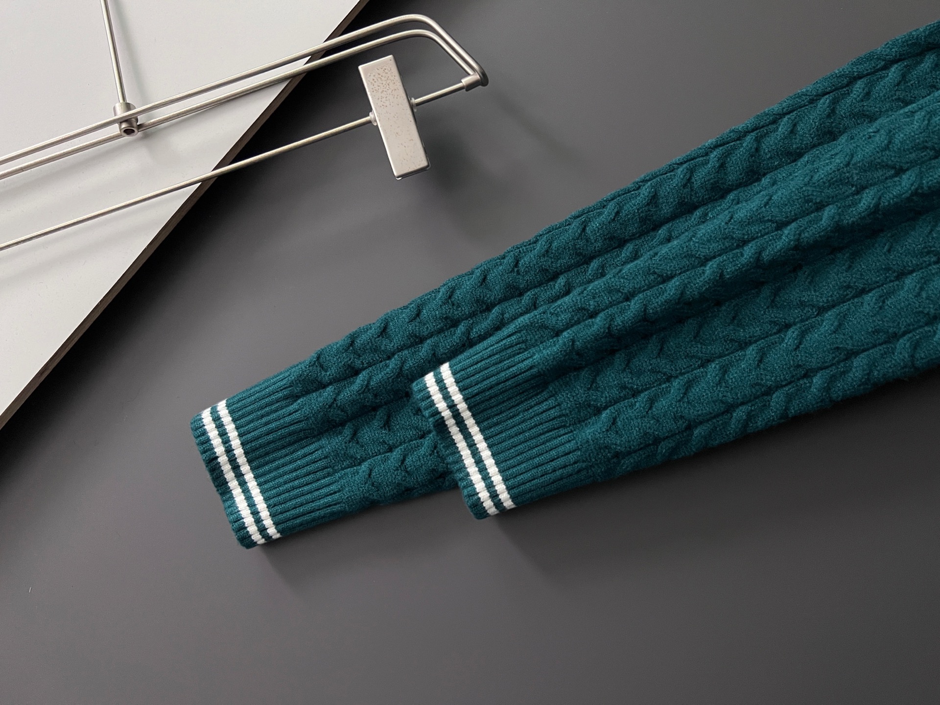 ）Cas布兰卡*2025新季春款男士针织毛衣🔥全新支数16针天丝初剪面料，轻薄柔软 手感顺滑舒适透气，上