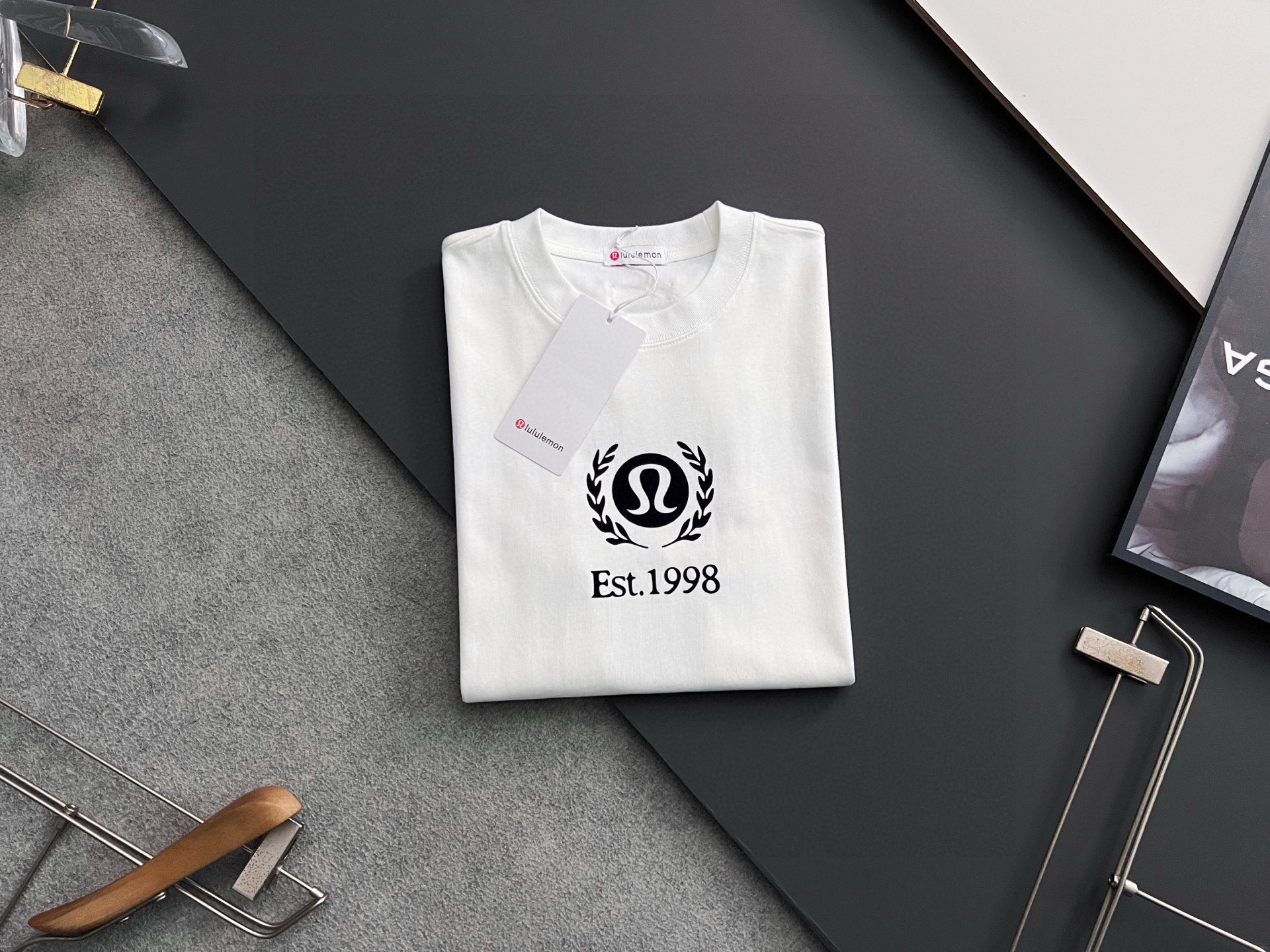 ）Lulu*、2025Ss🌟爆款260g纯棉双纱爆款现货四季系列短袖，简约基础衣橱神器， 休闲百搭必备款