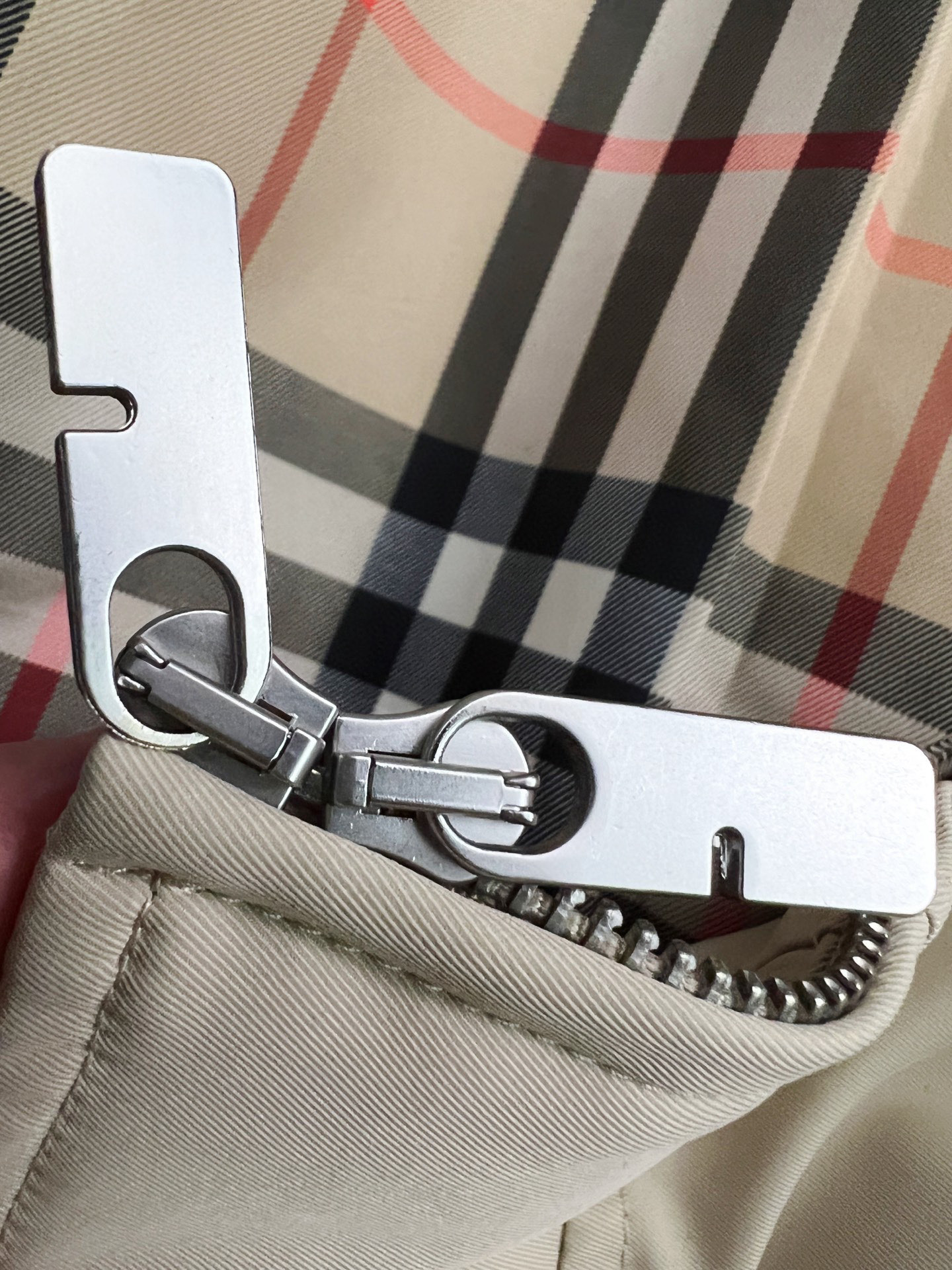 ）Bur、2025ss秋冬新款发布❤️翻领立领夹克外套，穿上就是舒适自在又显瘦的存在，慵懒而随性，结合干