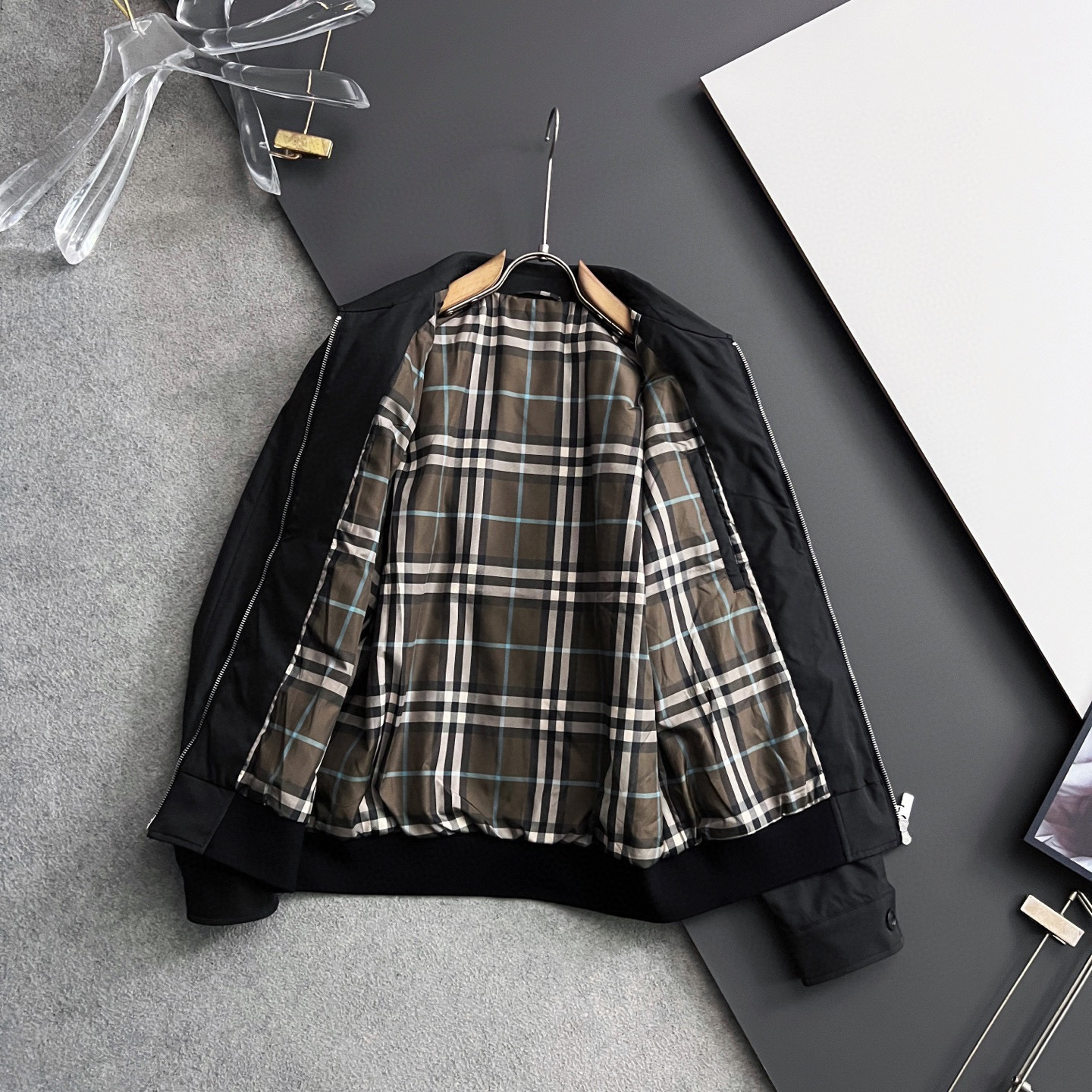 ）Bur、2025ss秋冬新款发布❤️翻领立领夹克外套，穿上就是舒适自在又显瘦的存在，慵懒而随性，结合干