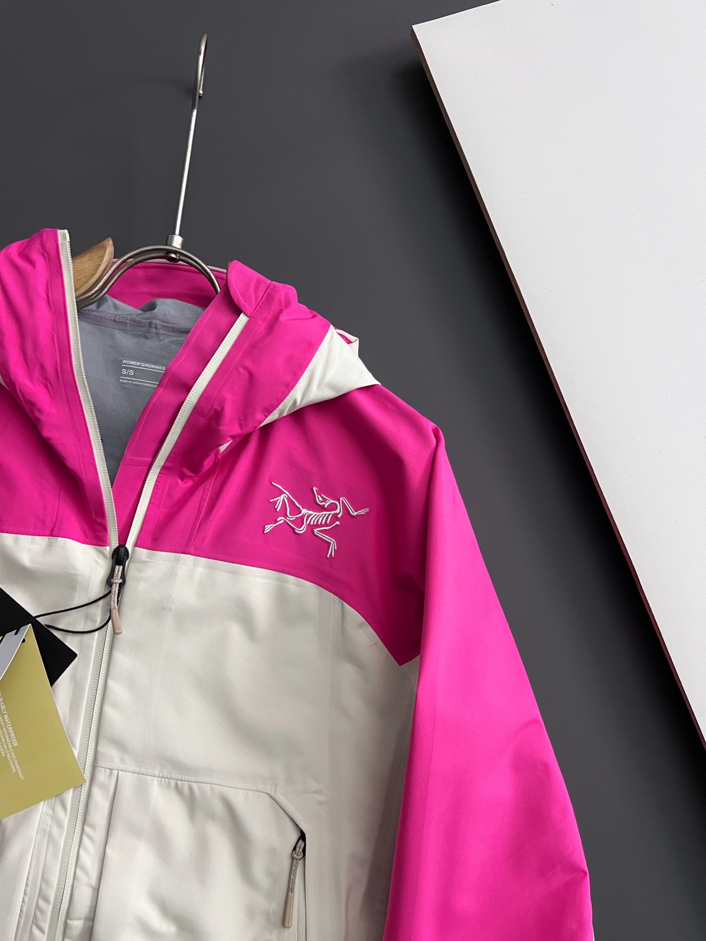 ）女款🐦 鸟家 RUSH系列Gore-Tex Pro 登山滑雪超轻量软壳连帽长袖户外远足防水防风透气冲锋
