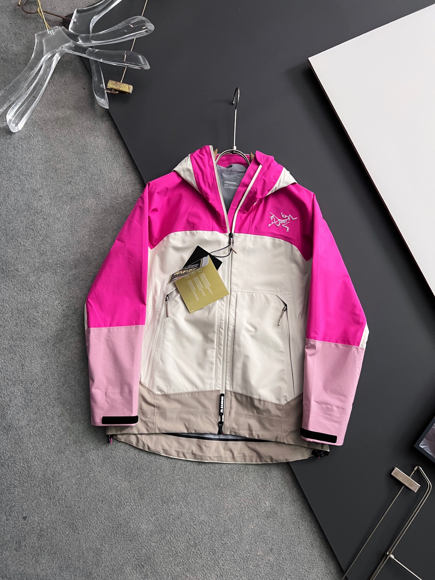 ）女款🐦 鸟家 RUSH系列Gore-Tex Pro 登山滑雪超轻量软壳连帽长袖户外远足防水防风透气冲锋