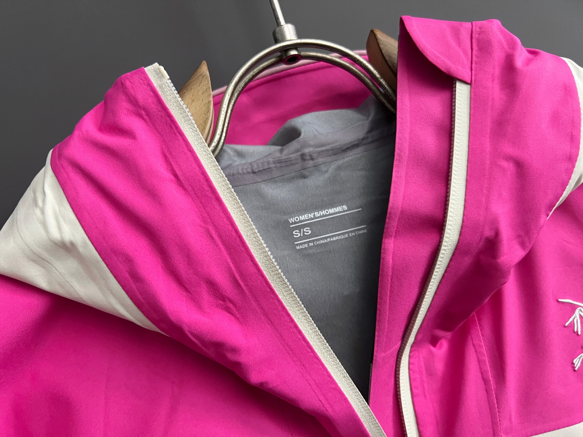 ）女款🐦 鸟家 RUSH系列Gore-Tex Pro 登山滑雪超轻量软壳连帽长袖户外远足防水防风透气冲锋