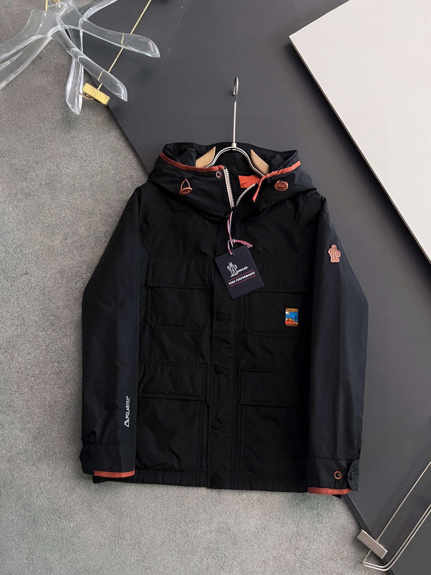 NO:519020,) Moncle* top cotton coat, the latest autumn and winter astronaut pilot inner liner cotton coat, perfect [strong] perfect [strong] perfect [strong], very comfortable fabric, classic exclusive Zhangzai metal matching and modification technology, invincible texture of the upper body, standard size 48-56.,,alexander wang19860909）Moncle*顶级棉衣、秋冬最新款宇航飞行员内胆棉衣,完美[强]完美[强]完美[强],面料非常舒适,经典专属章仔金属配比修饰技术精湛,上身质感无敌,标准尺码48-56.,,alexander wang,Men's clothing