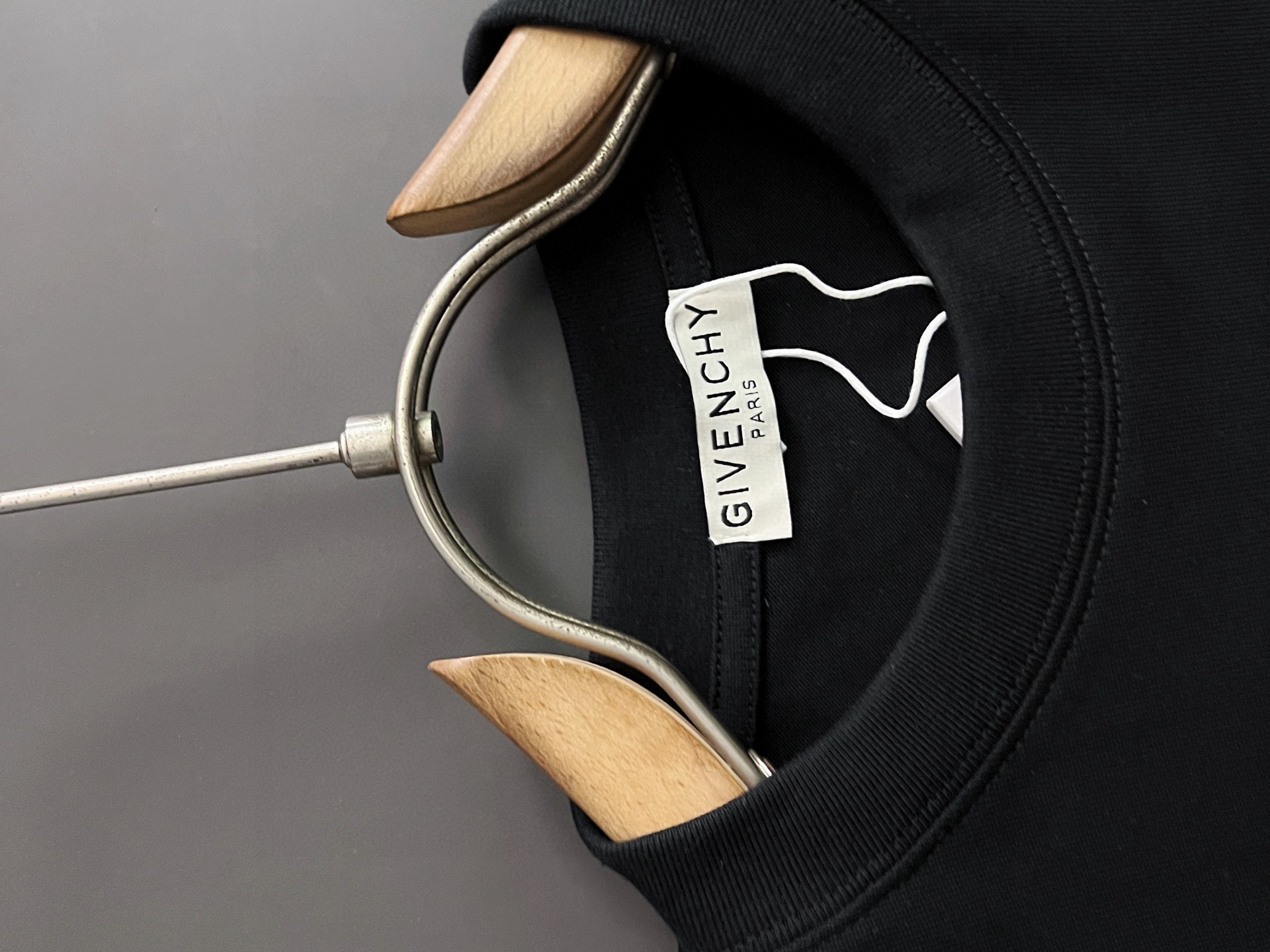 ）Giv*、🌟2025Ss爆款280g纯棉双纱爆款现货四季系列短袖，简约基础衣橱神器， 休闲百搭必备款）