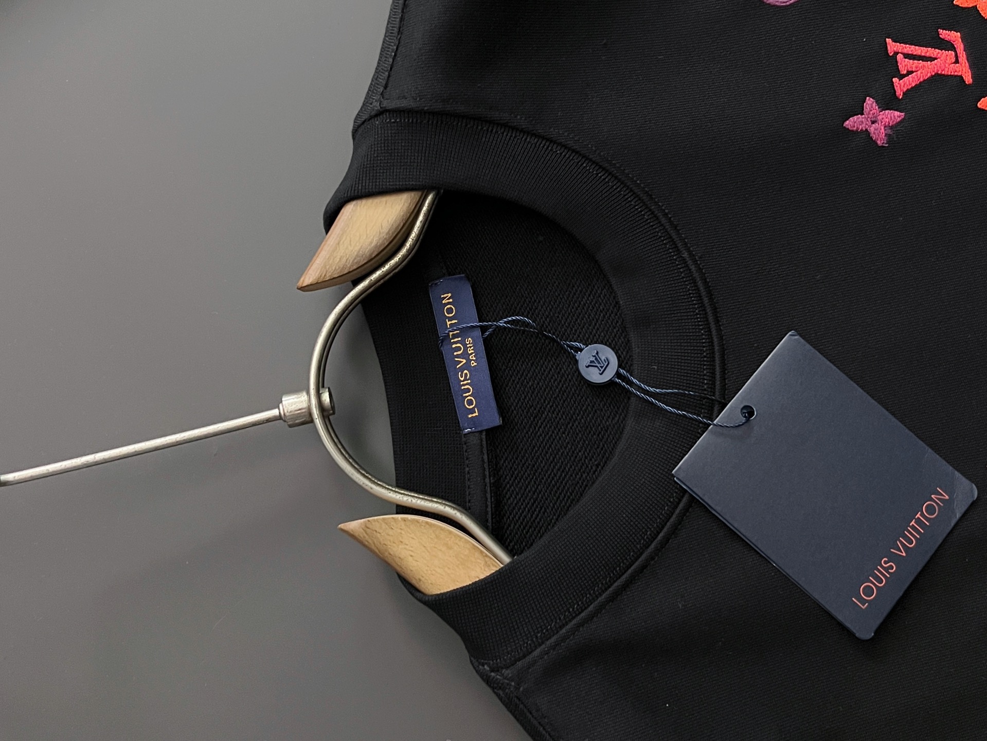 ）1V*！·独家 高端定制。 最新爆款卫衣，休闲圆领款，独家定制纯棉420克、科技面料，定制原版螺纹，档