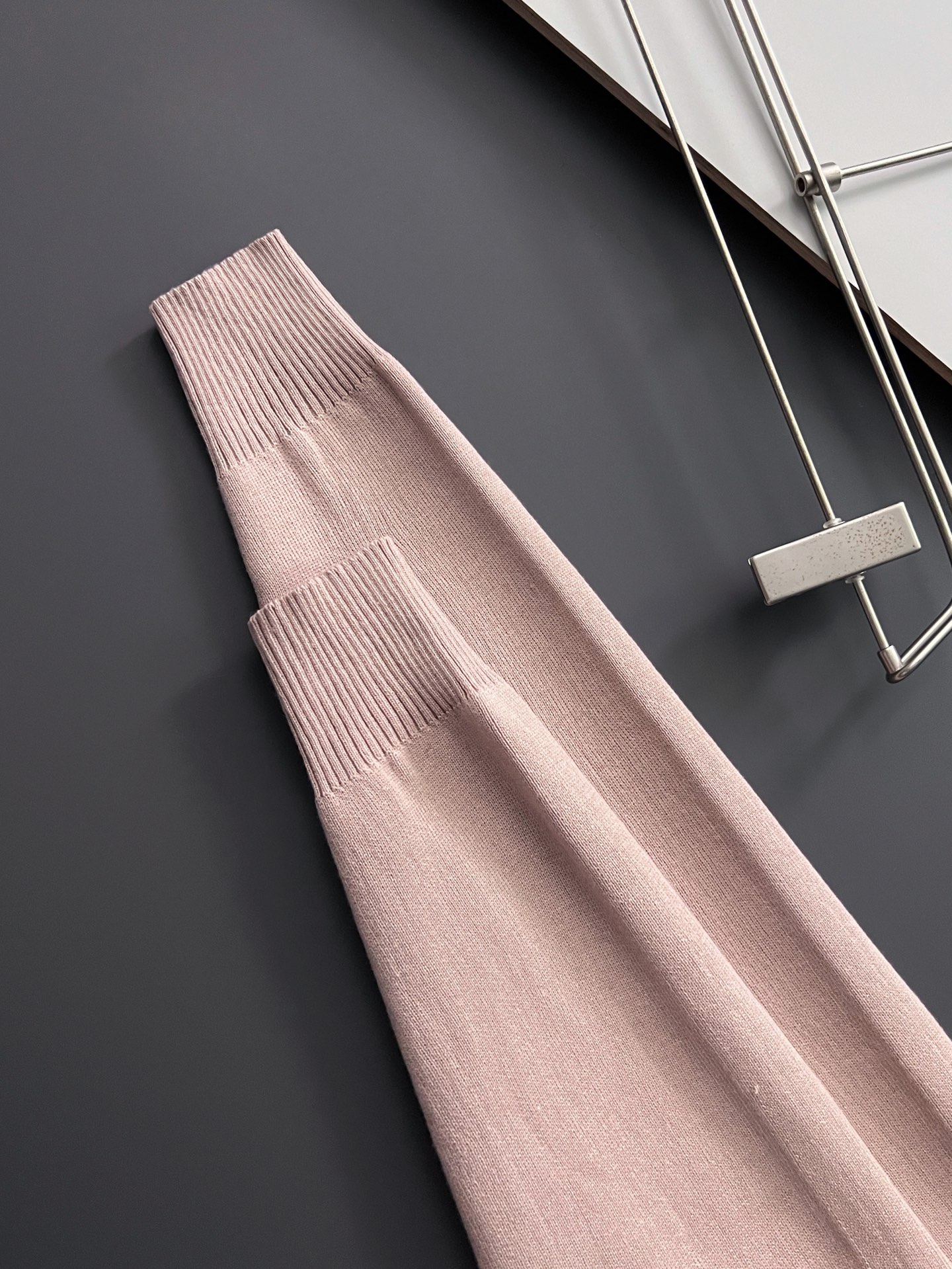 ）Loe*2025新款系列针织卫衣🔥全新支数16针初剪面料，轻薄柔软 手感顺滑舒适透气，上身效果极佳，胸