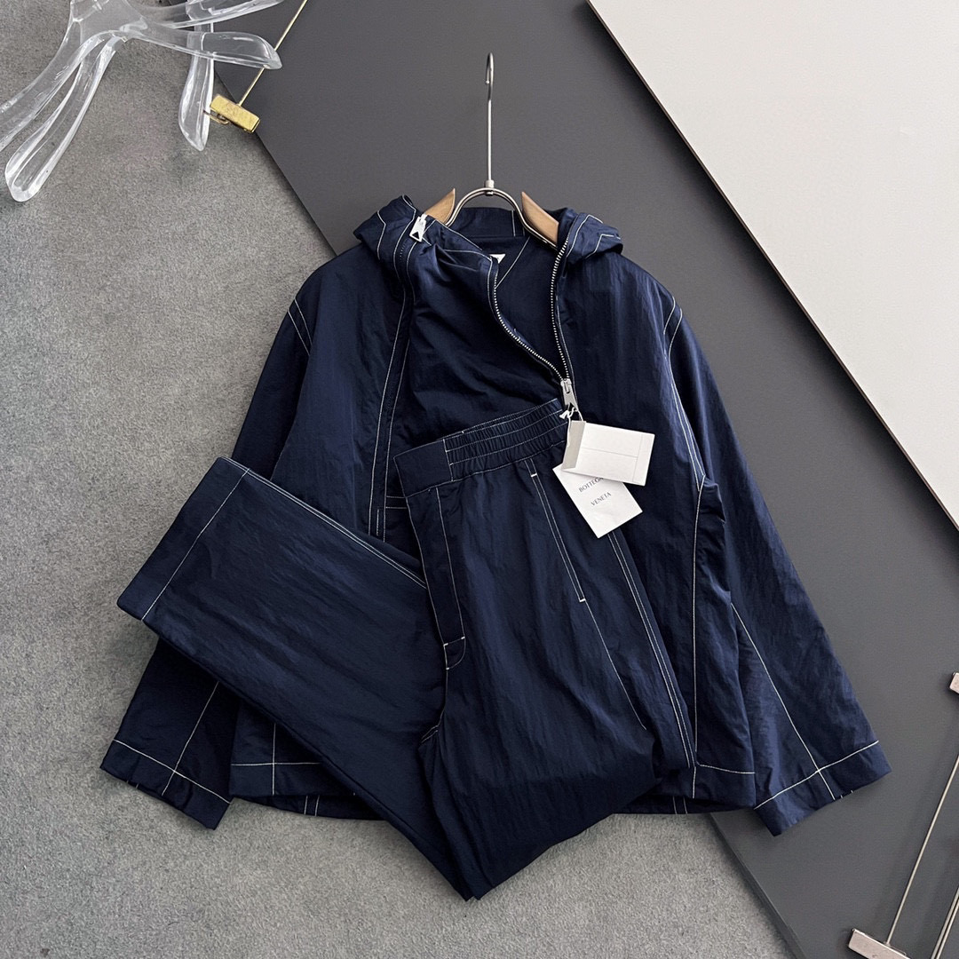 上衣 BV🌟早秋新款对比色明线尼龙连帽夹克，男女同款时尚双拉链门襟宽松休闲夹克外套！贸易公司渠道稀出，同