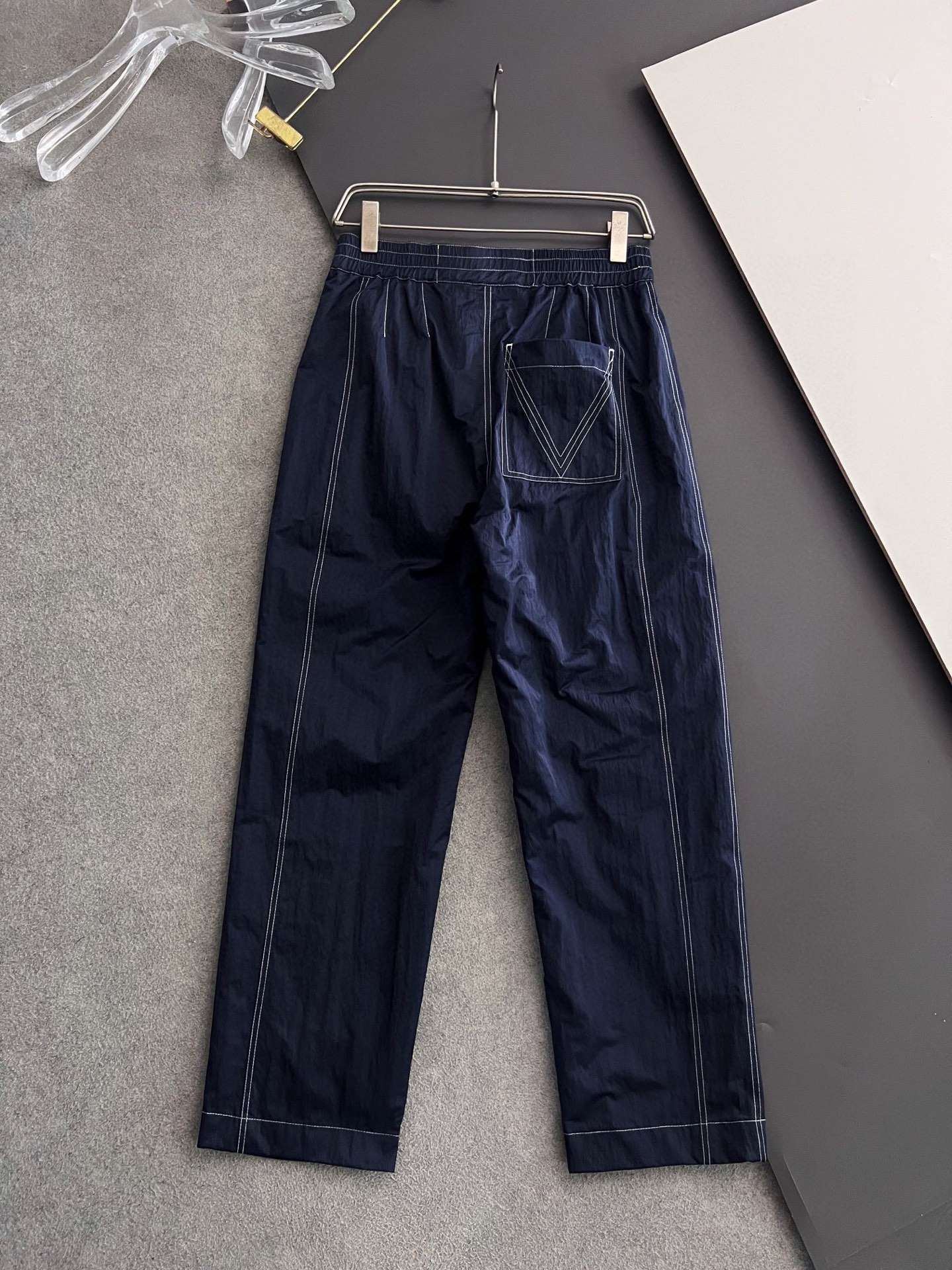 上衣 BV🌟早秋新款对比色明线尼龙连帽夹克，男女同款时尚双拉链门襟宽松休闲夹克外套！贸易公司渠道稀出，同