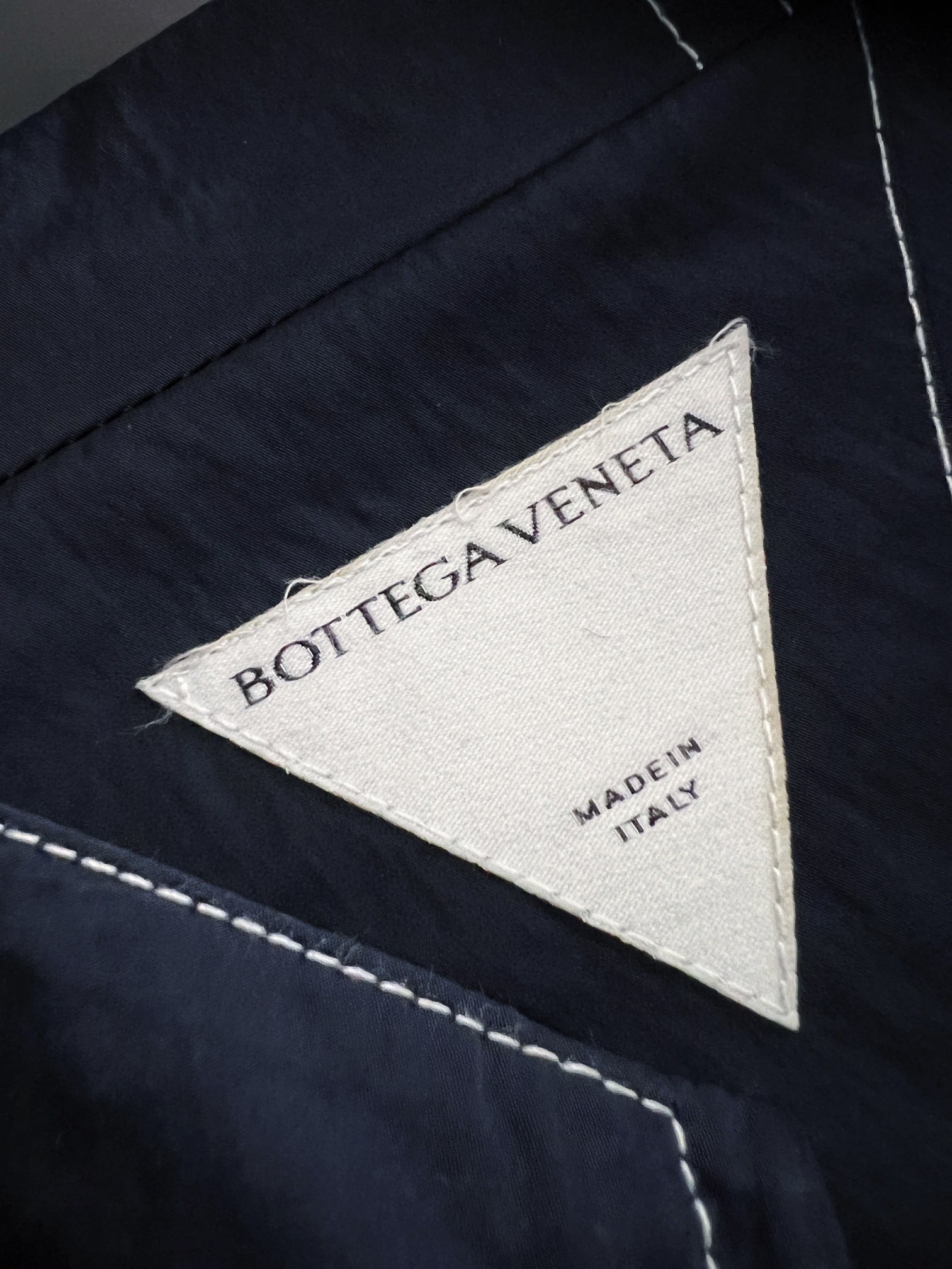 上衣 BV🌟早秋新款对比色明线尼龙连帽夹克，男女同款时尚双拉链门襟宽松休闲夹克外套！贸易公司渠道稀出，同