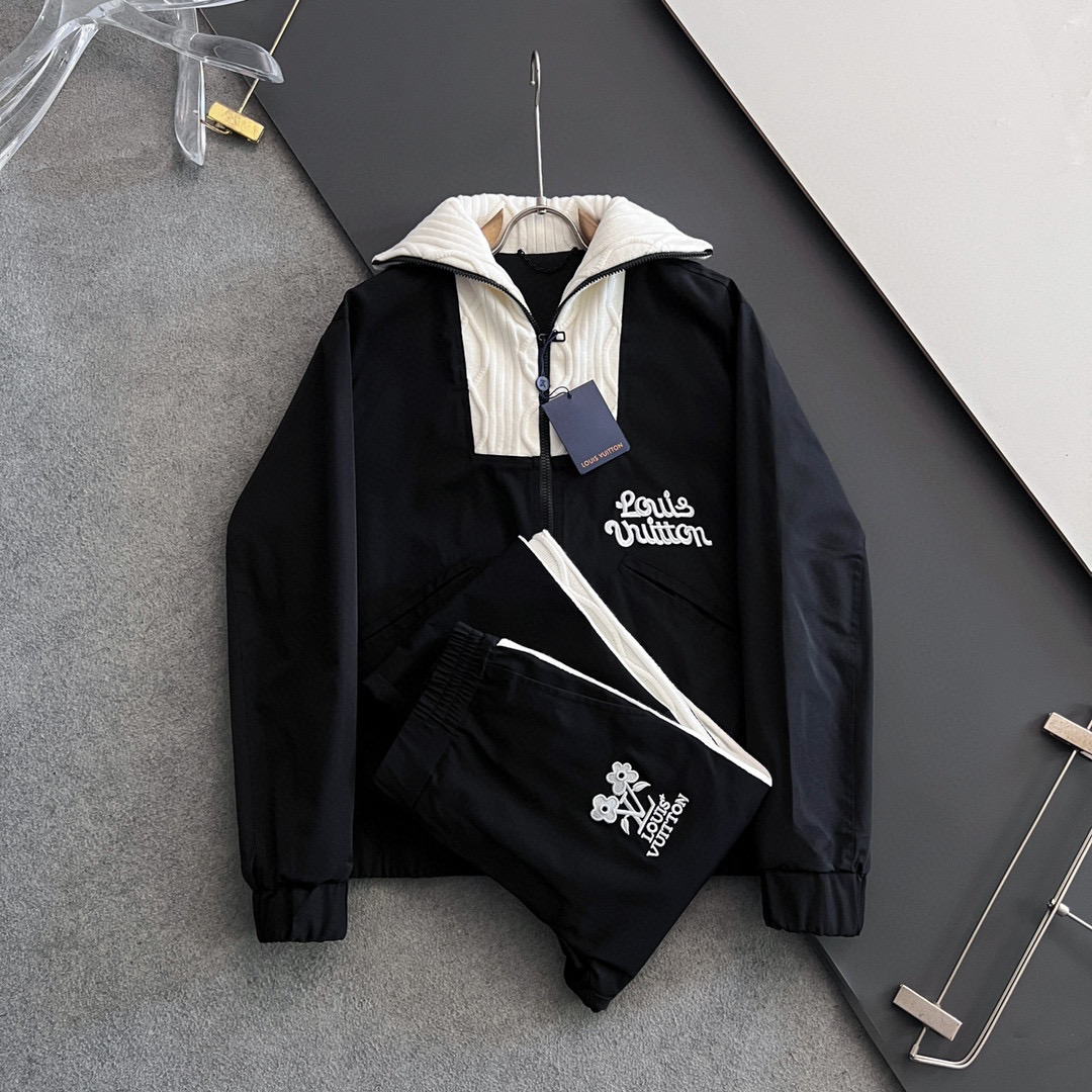 上衣LV🌟秋冬新品✖️ Tyler 联名款 针织绞花高领拼接夹克，本款束腰夹克取材斜纹锦纶，标识刺绣和大