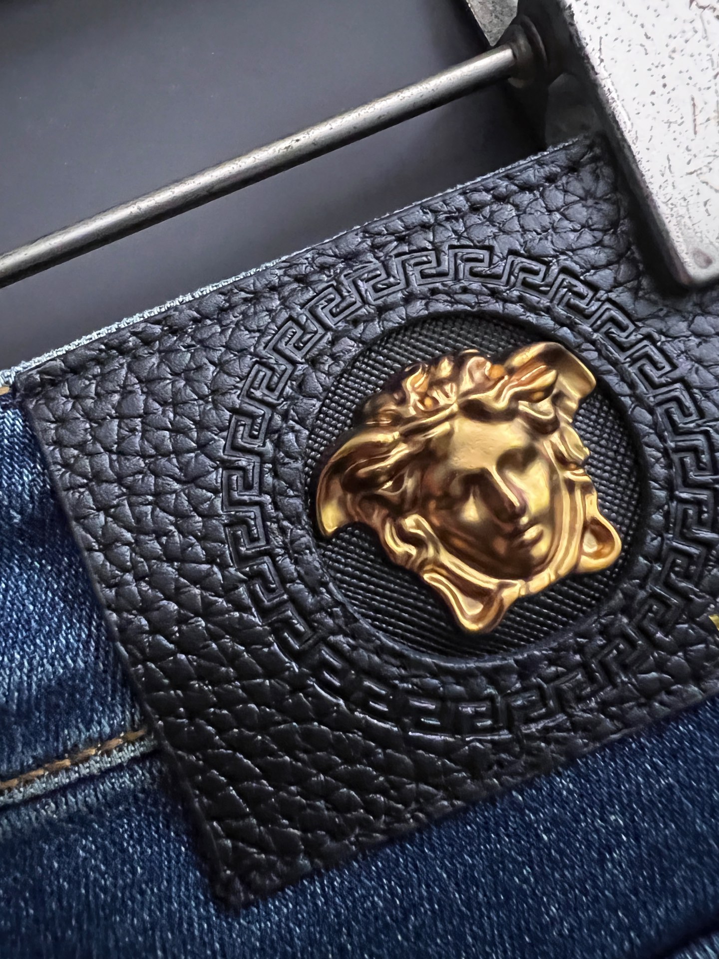 ）Versac* 25/s新季爆款品质感处理完美经典休闲弹力牛仔裤 低调奢华感、订制皮牌+五金配件 专柜