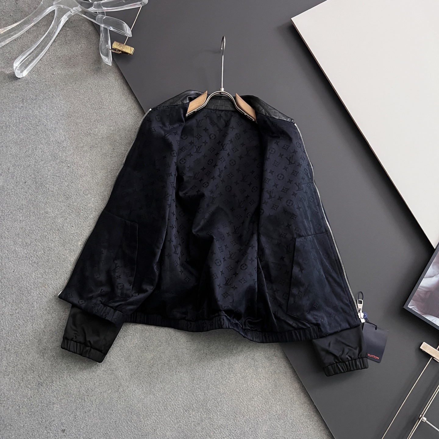 ） 1V* 2025秋冬新款老花🆕薄棉夹克 原版1:1订制五金配件全进口原版定制 欢迎专柜对比 超柔软 