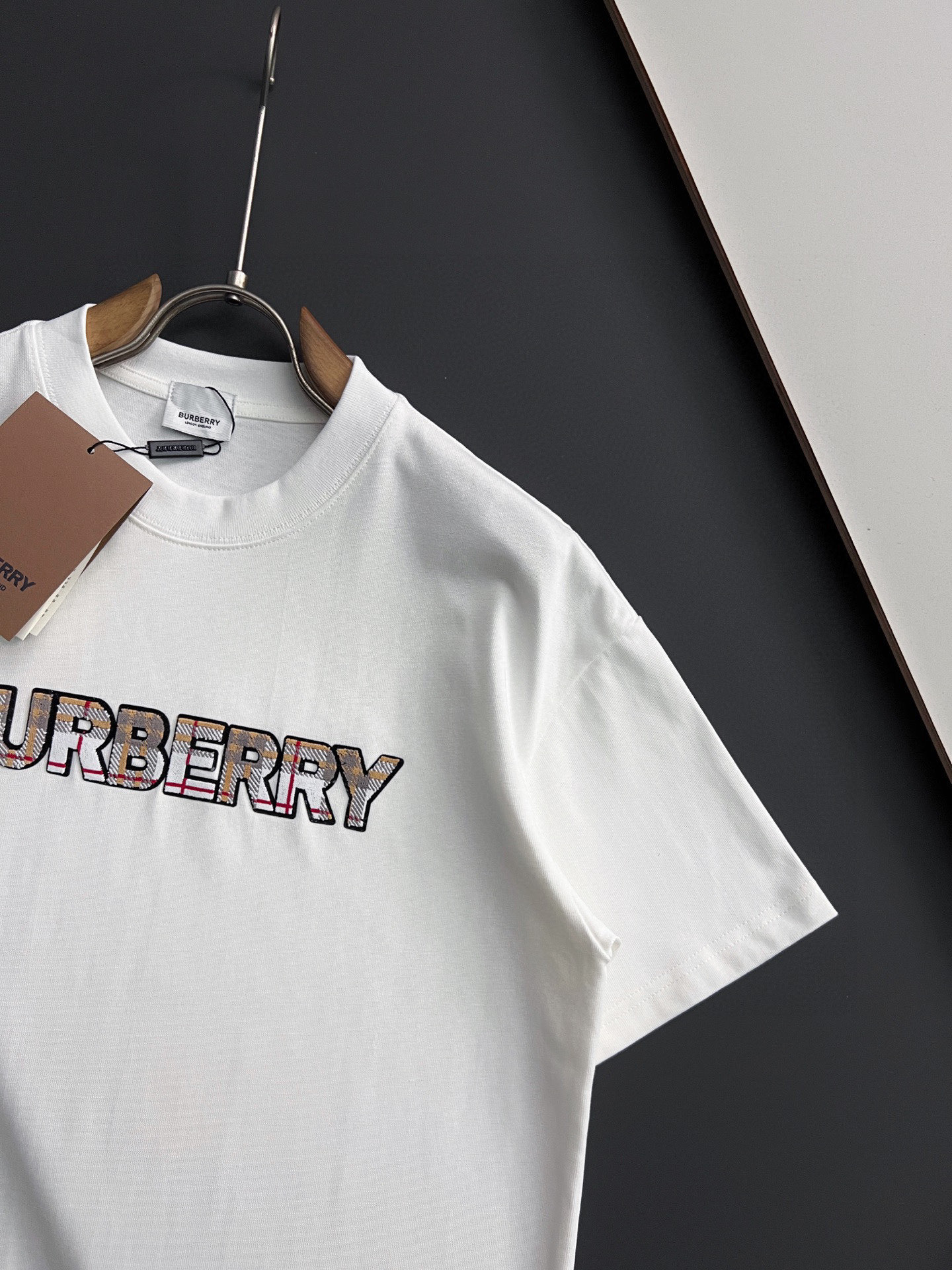 ）Bur🌟纯棉双纱爆款现货四季系列短袖，简约基础衣橱神器， 休闲百搭必备款）做工走线质感一流，两色推荐：