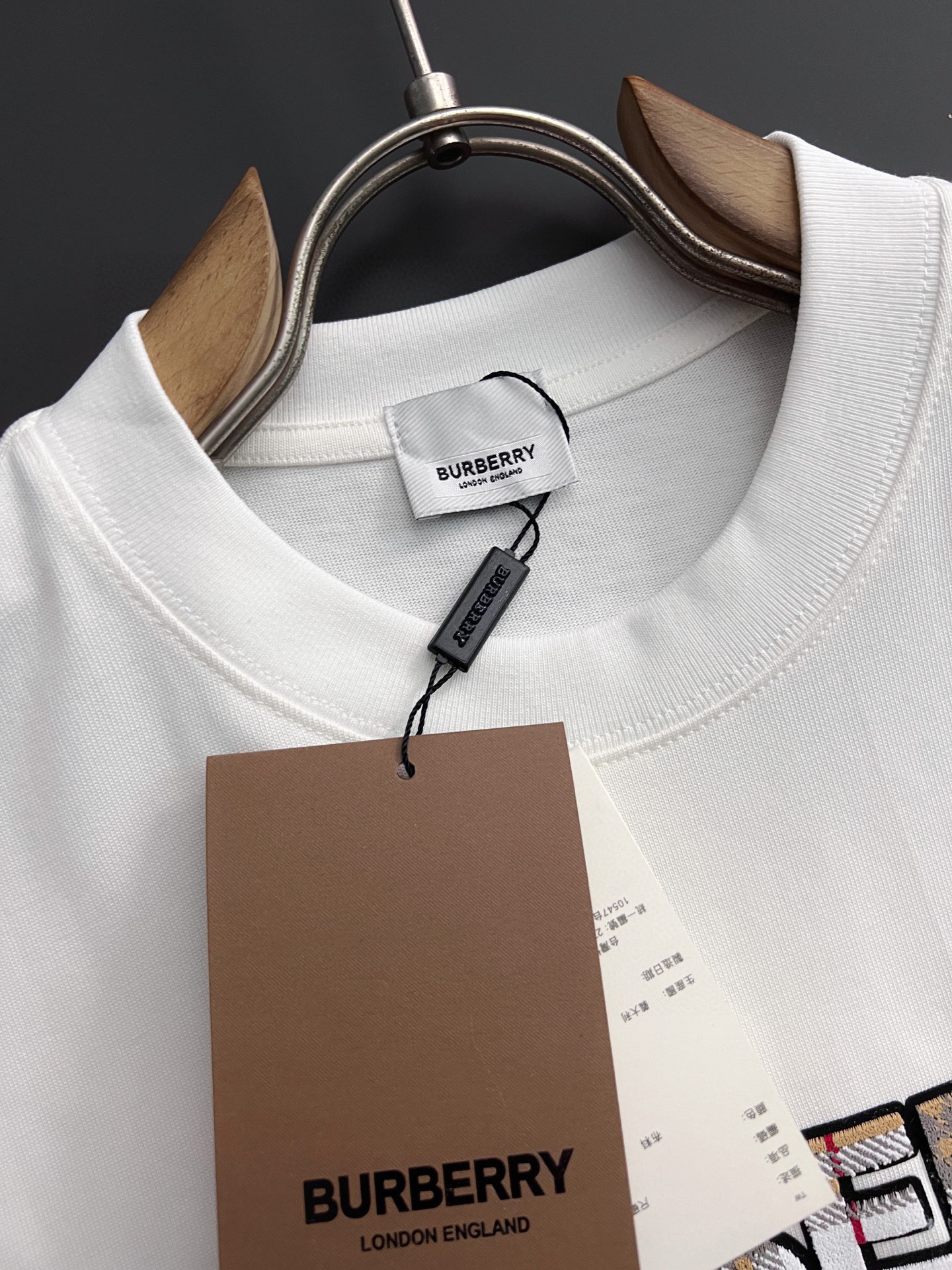 ）Bur🌟纯棉双纱爆款现货四季系列短袖，简约基础衣橱神器， 休闲百搭必备款）做工走线质感一流，两色推荐：