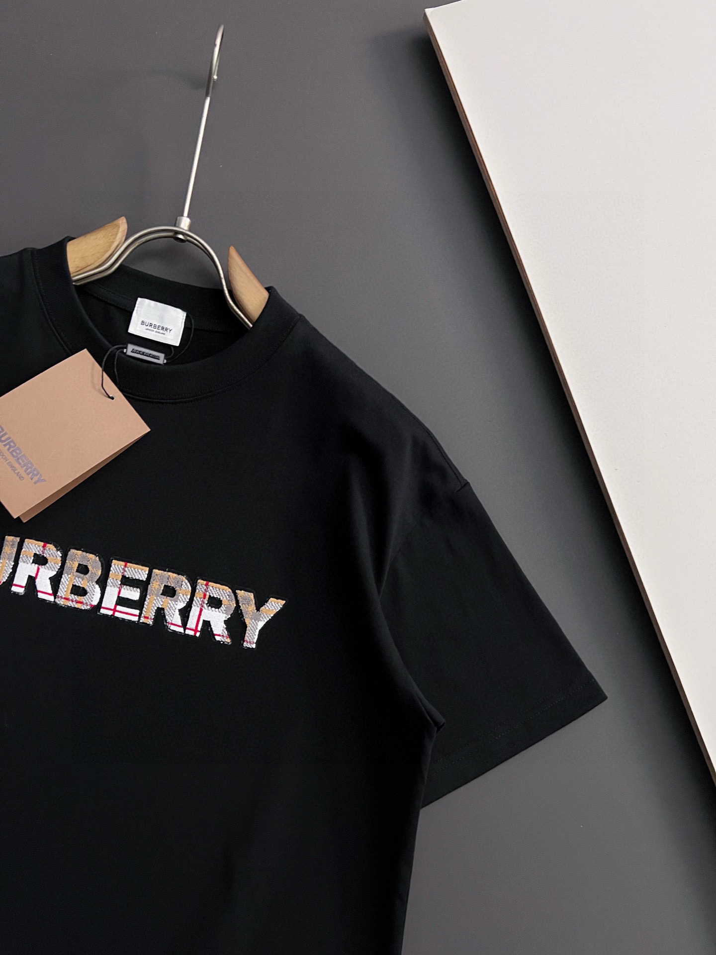 ）Bur🌟纯棉双纱爆款现货四季系列短袖，简约基础衣橱神器， 休闲百搭必备款）做工走线质感一流，两色推荐：