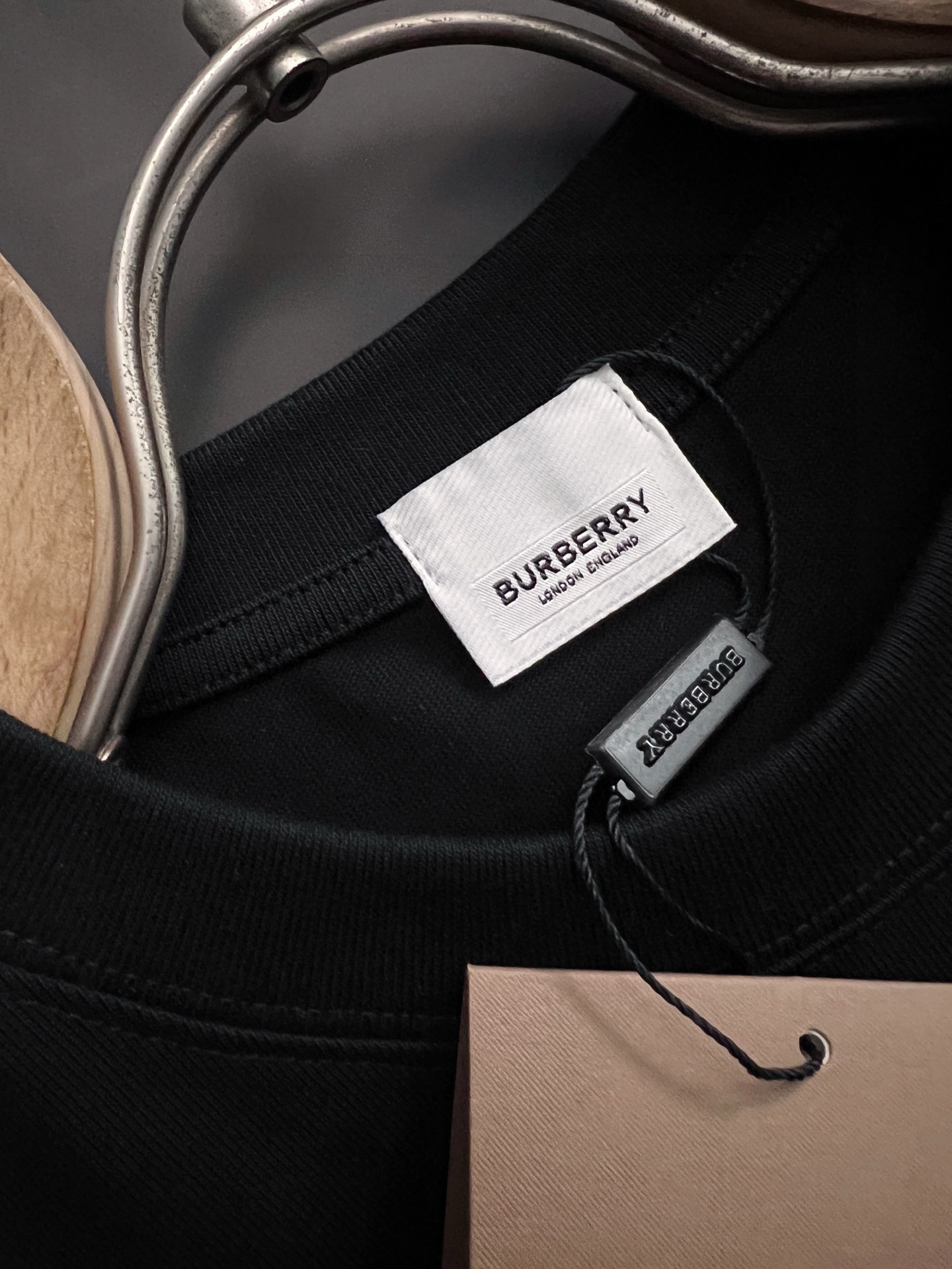 ）Bur🌟纯棉双纱爆款现货四季系列短袖，简约基础衣橱神器， 休闲百搭必备款）做工走线质感一流，两色推荐：