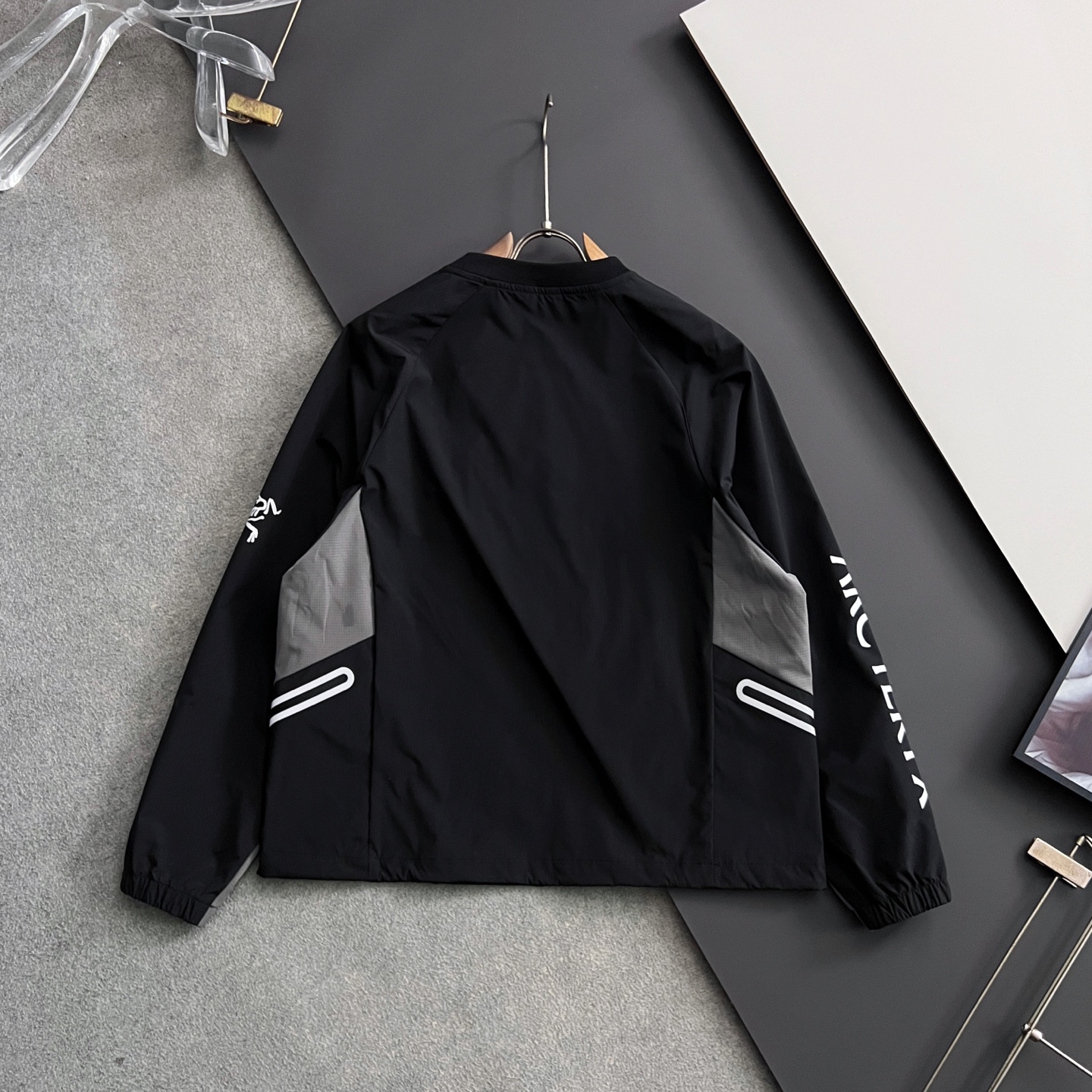 ）始祖🐦*男女同款 冲锋衣卫衣 (美版)✅高透层压织物Gore-tex仿水透气薄膜 ✅匹布数码印再红外线