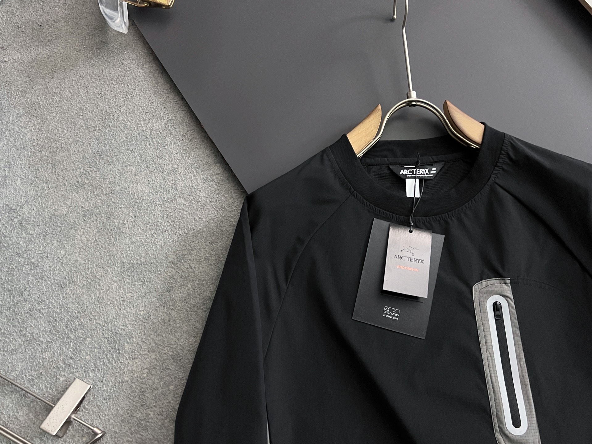 ）始祖🐦*男女同款 冲锋衣卫衣 (美版)✅高透层压织物Gore-tex仿水透气薄膜 ✅匹布数码印再红外线