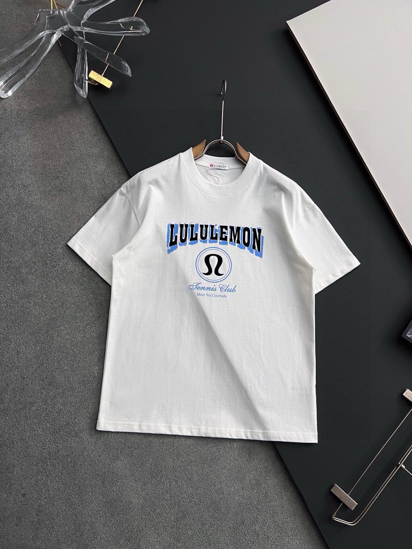 T-shirt Lululemon 2025Ss, Coton Doux, Coupe Décontractée, Disponible en Blanc et Noir