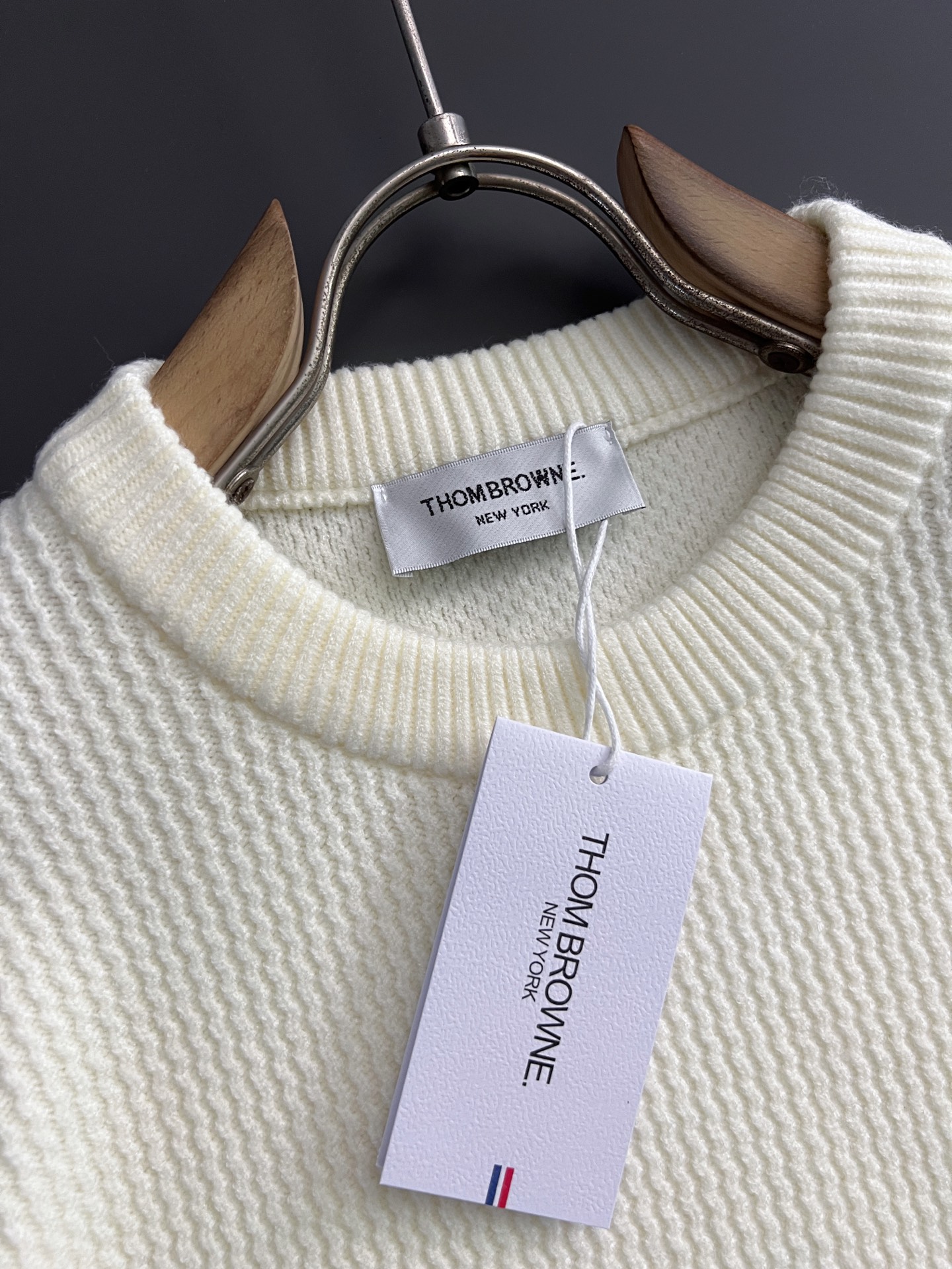 ）TB*、25ss最新款秋冬时尚毛衣7针织线、最顶级版黑色华夫格提针织log0纯色专柜款针织线衫圆领套头