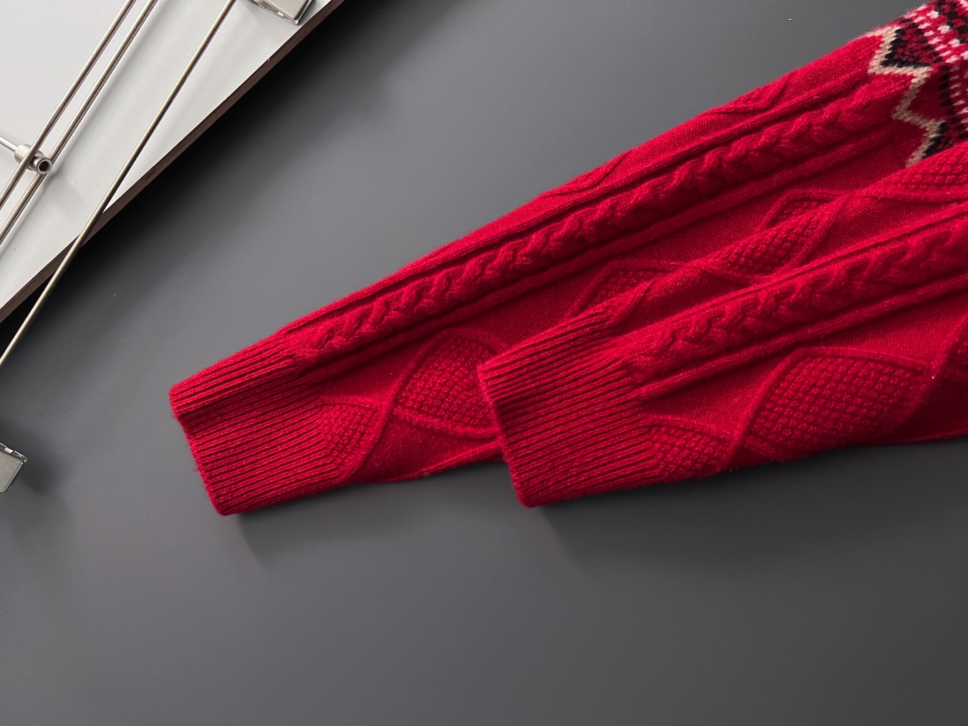 ）lP🆕*🌟顶级版圣诞风🎄冬季羊绒衫（绵羊毛100%），此款毛衣甄选客供进口100％针织羊毛材质！面料手