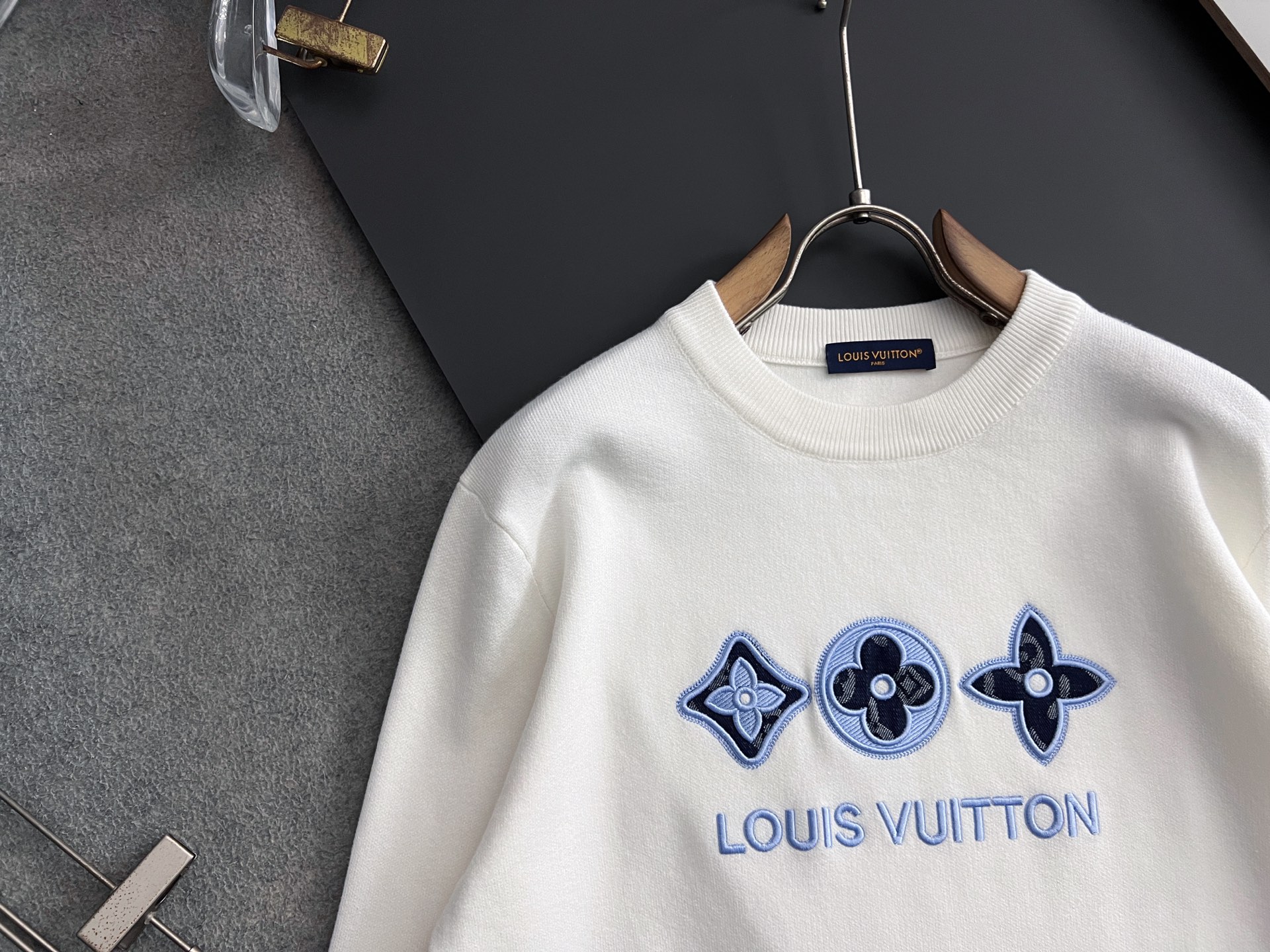 ）1V🌟·2025款毛衣，秋冬最新款！高品质意大利进口面料，高密度针织，百搭毛衣，内搭衬衫都帅气十足！L