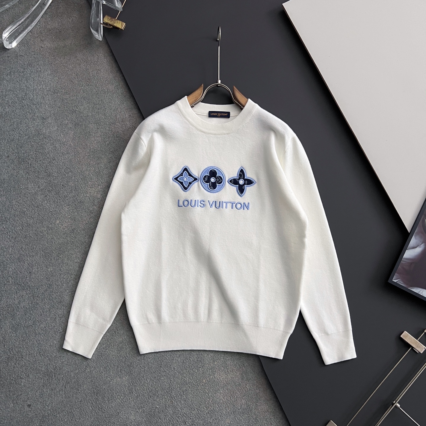 ）1V🌟·2025款毛衣，秋冬最新款！高品质意大利进口面料，高密度针织，百搭毛衣，内搭衬衫都帅气十足！L